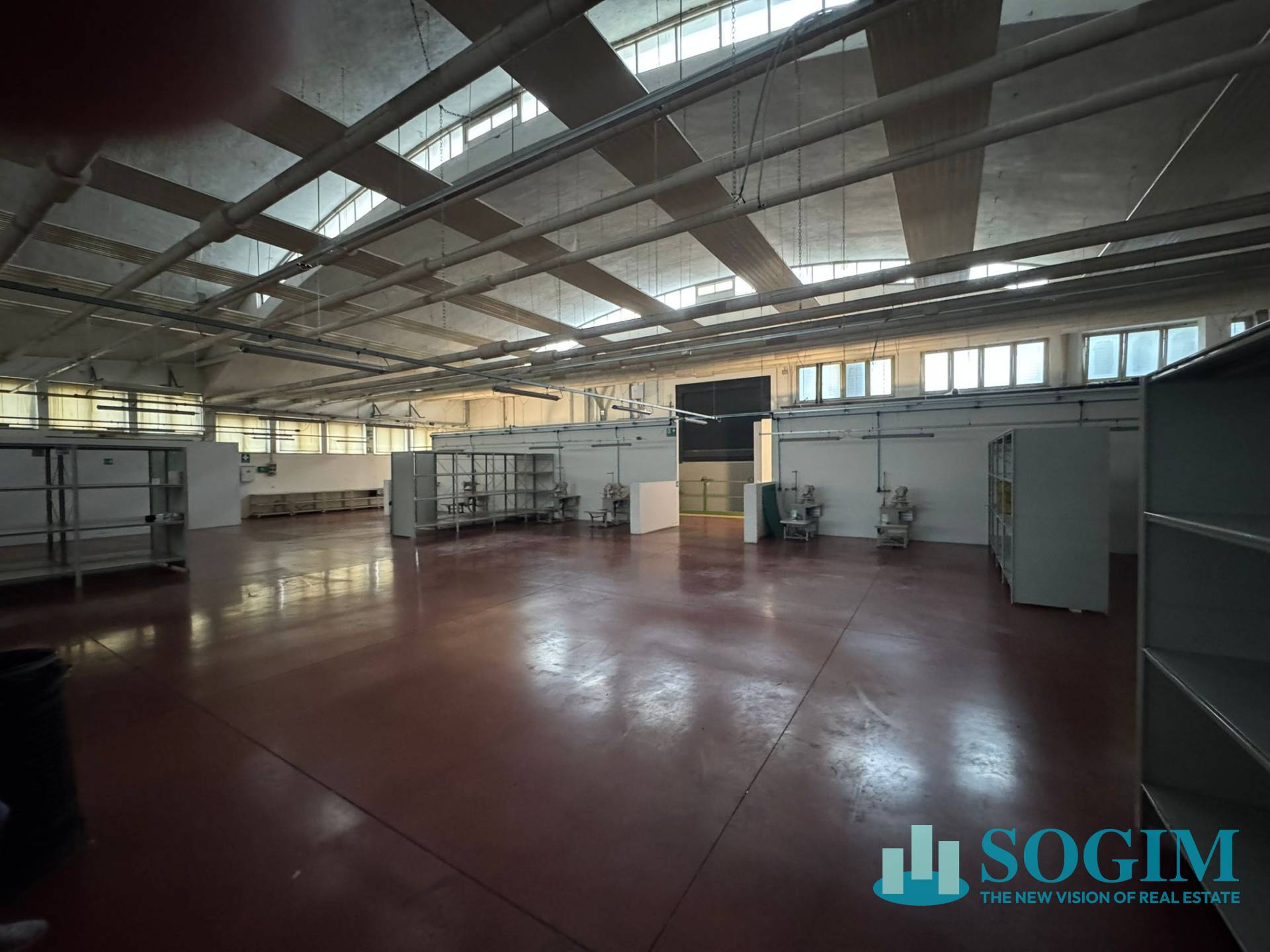 Capannone in vendita a Opera