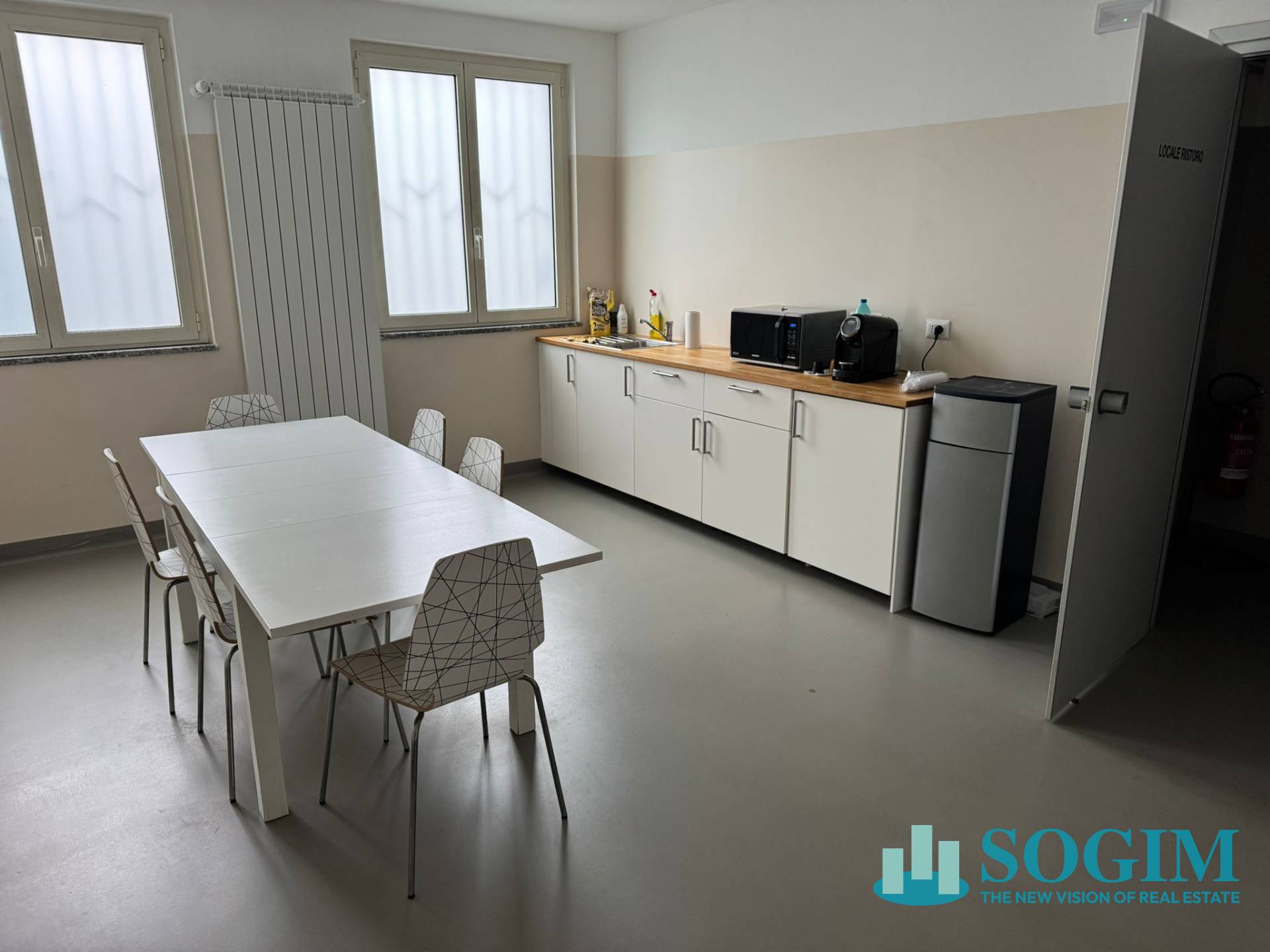 Capannone in vendita a Opera