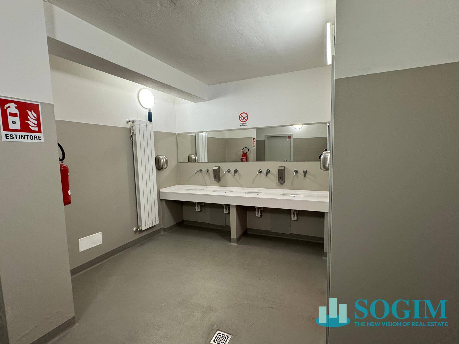 Capannone in vendita a Opera