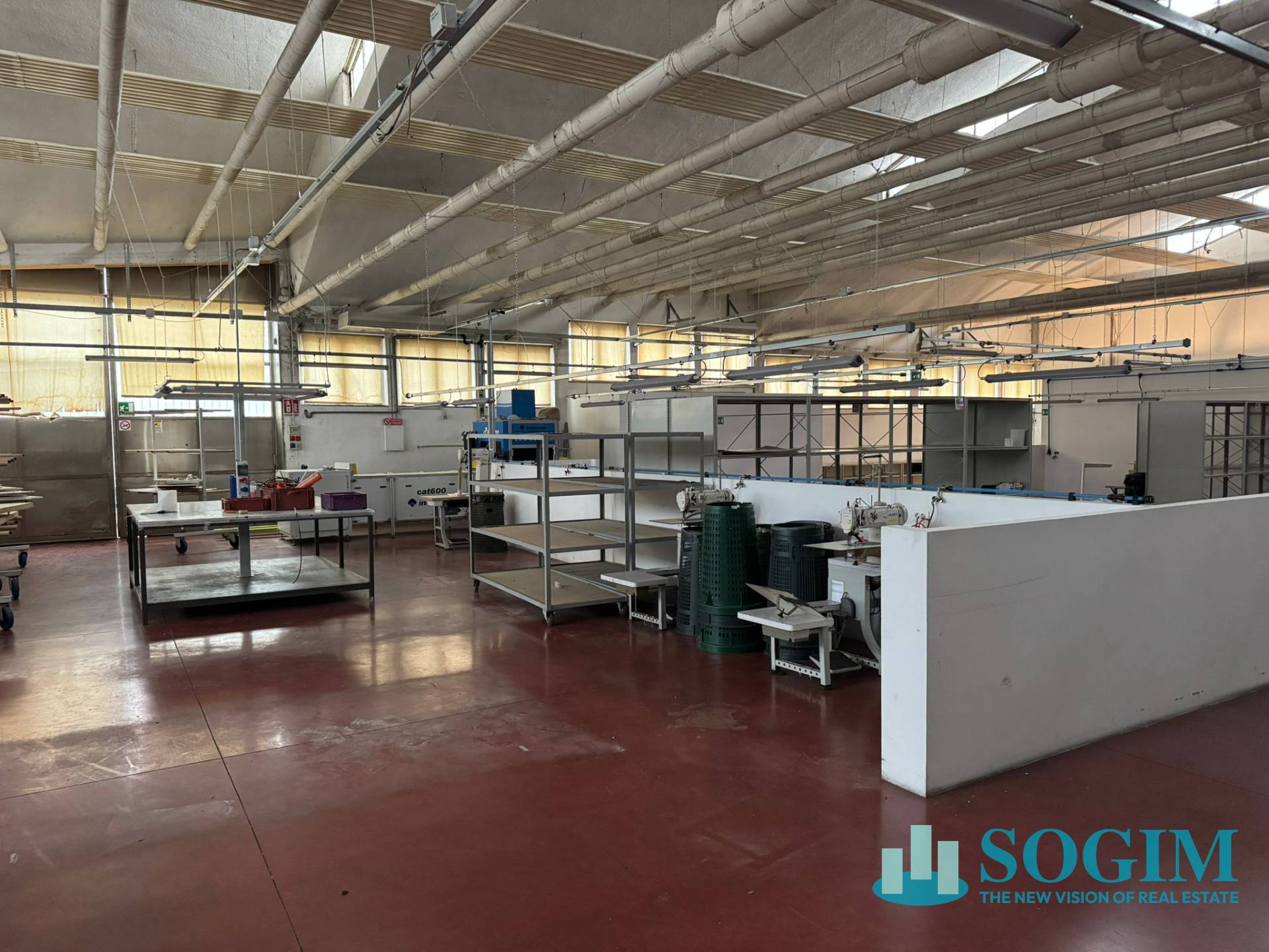 Capannone in vendita a Opera