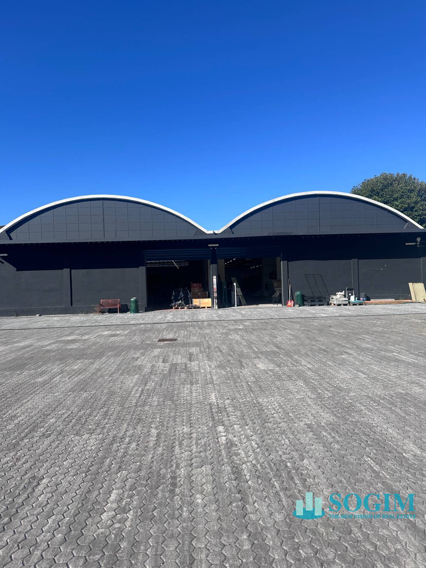 Capannone in vendita a Giussano