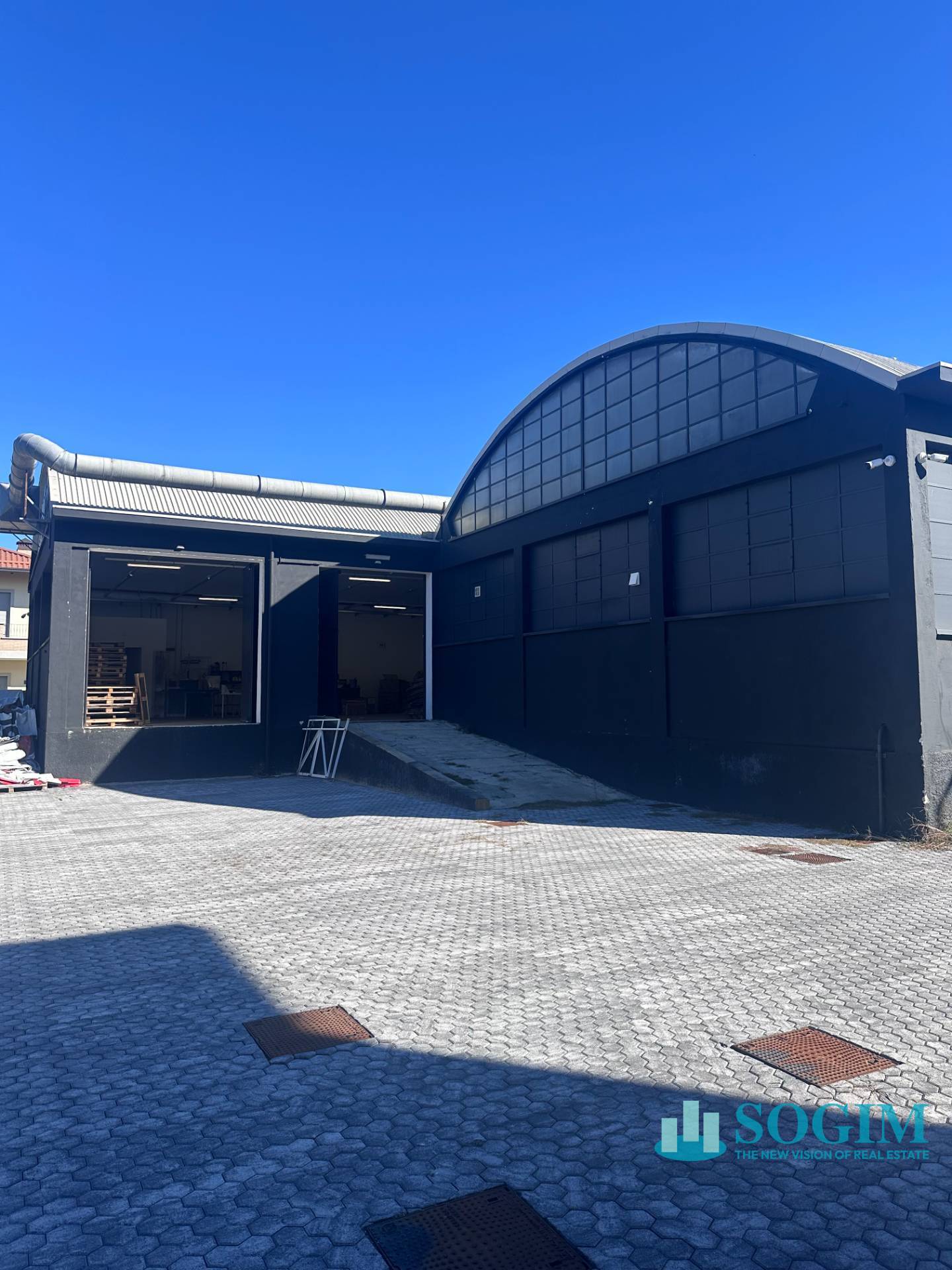 Capannone in vendita a Giussano