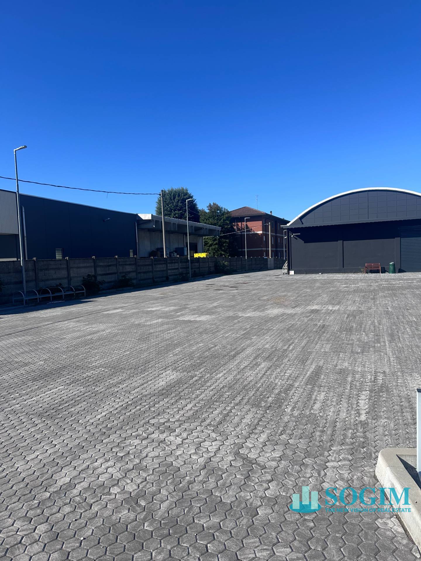 Capannone in vendita a Giussano