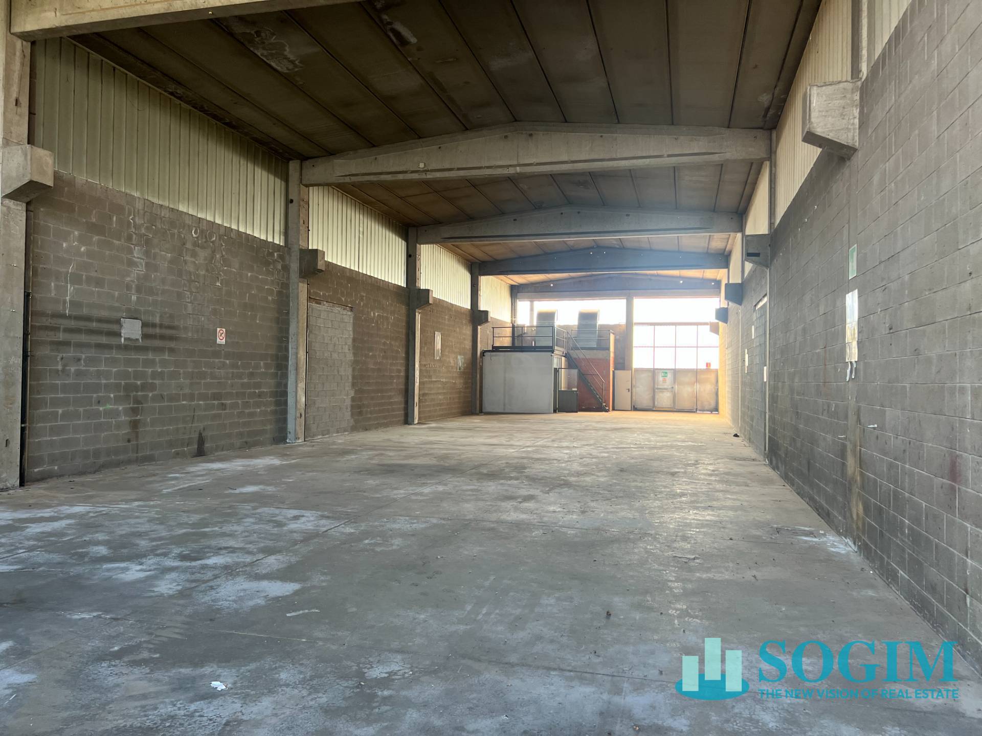 Capannone in affitto a Cerano