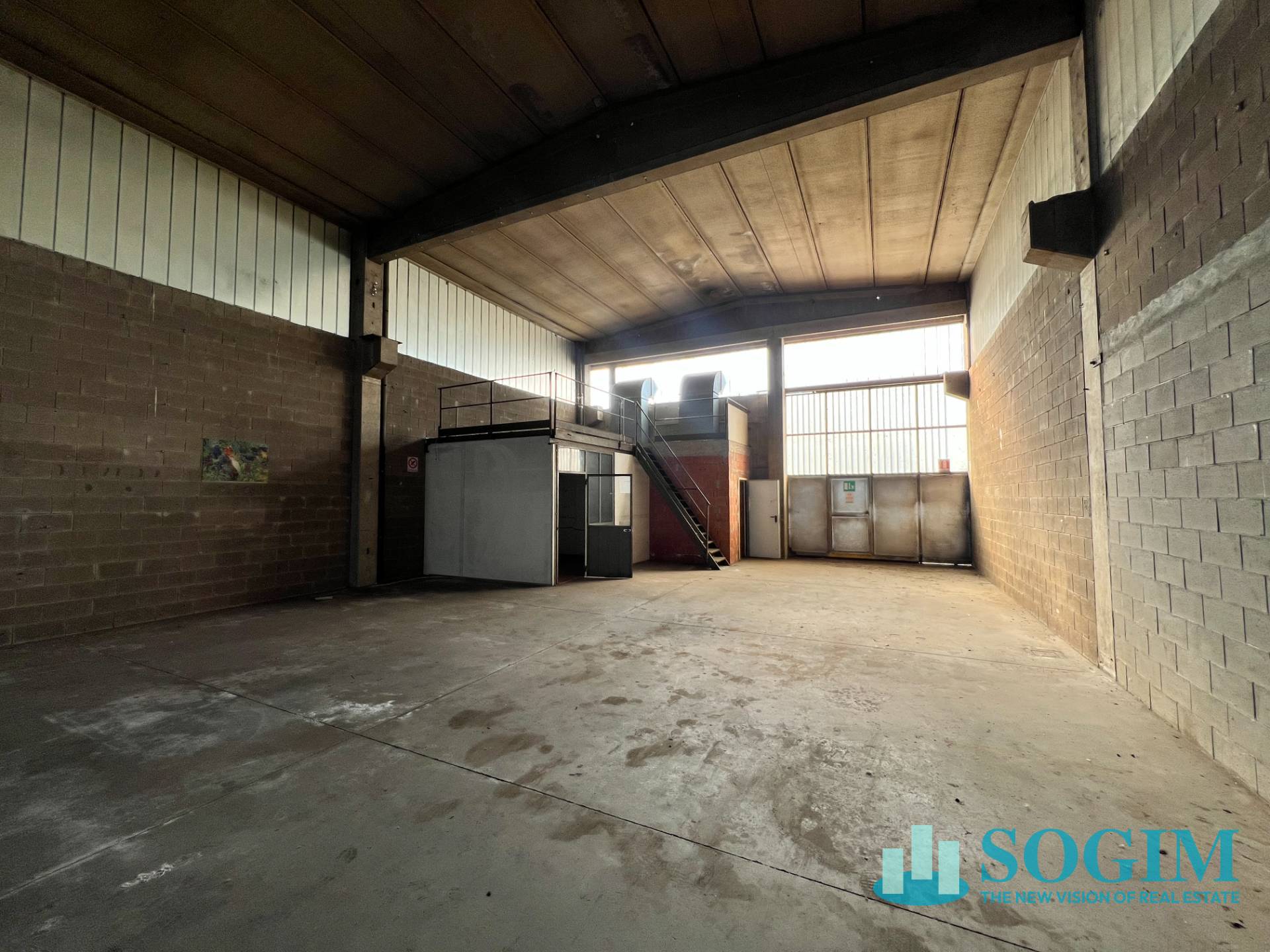 Capannone in affitto a Cerano