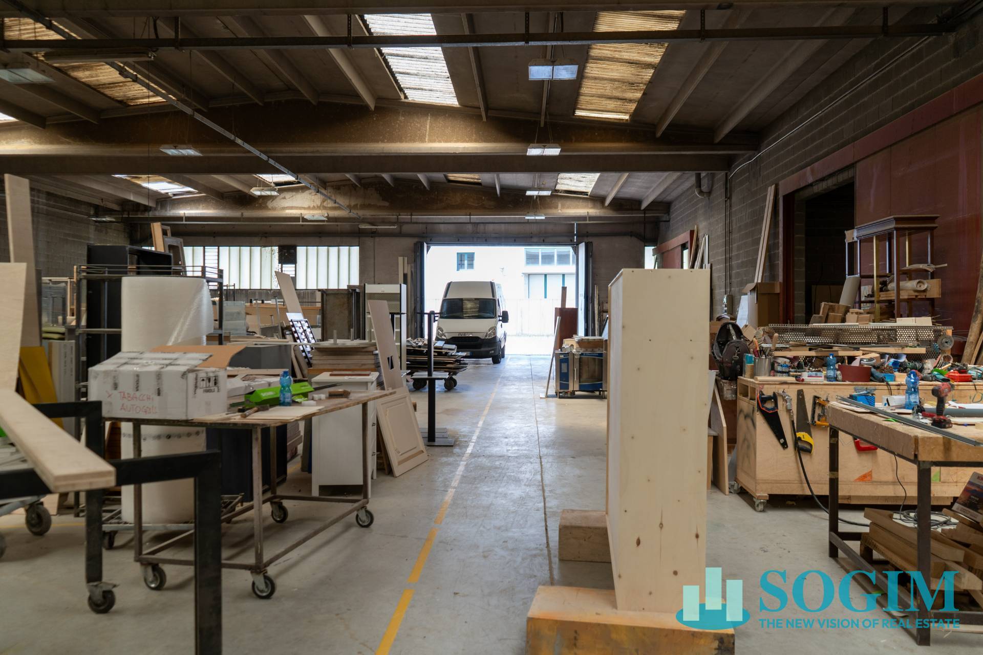 Capannone + Palazzina Uffici in affitto a Carugate