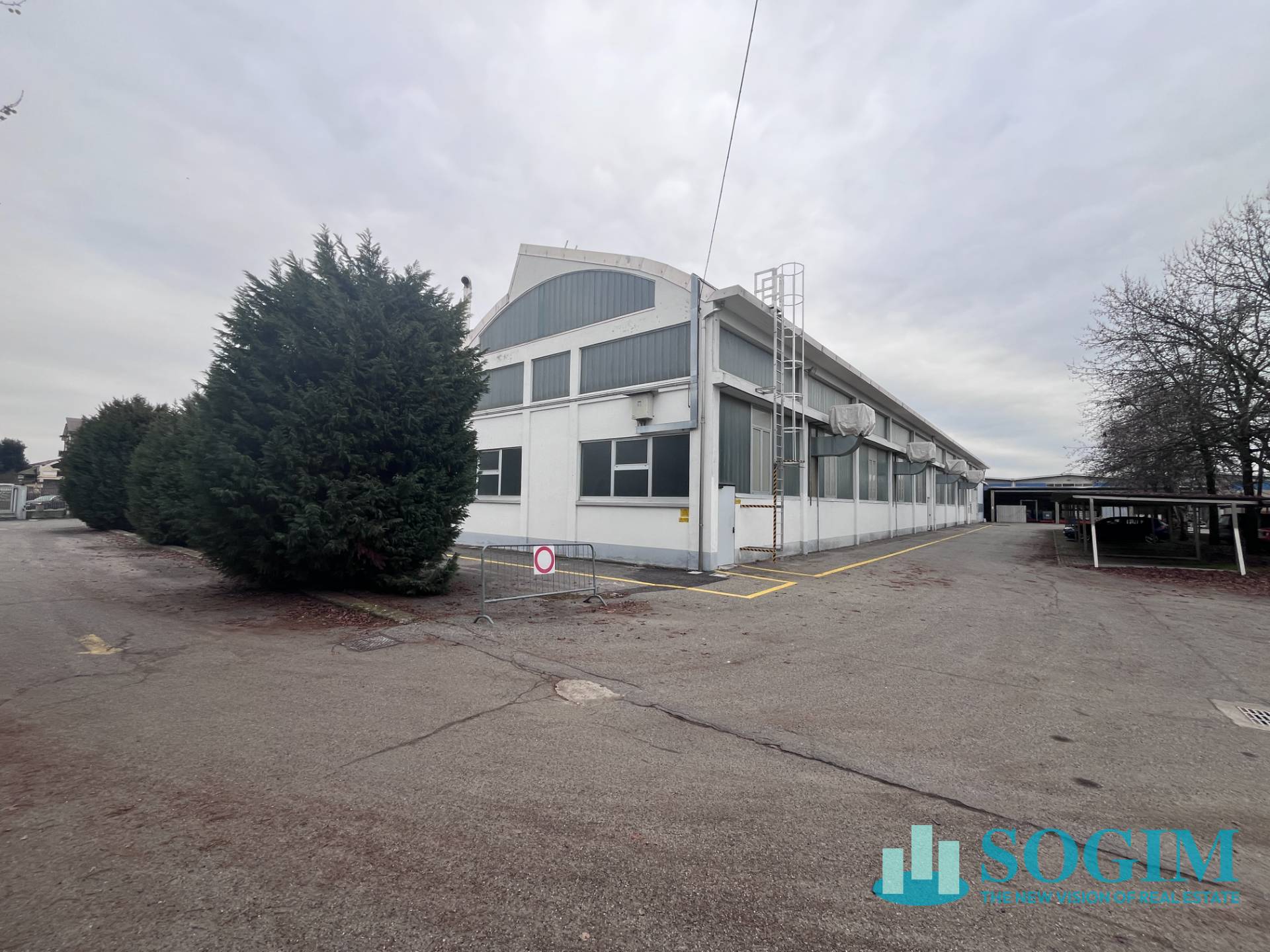 Capannone + Palazzina Uffici in affitto a Abbiategrasso