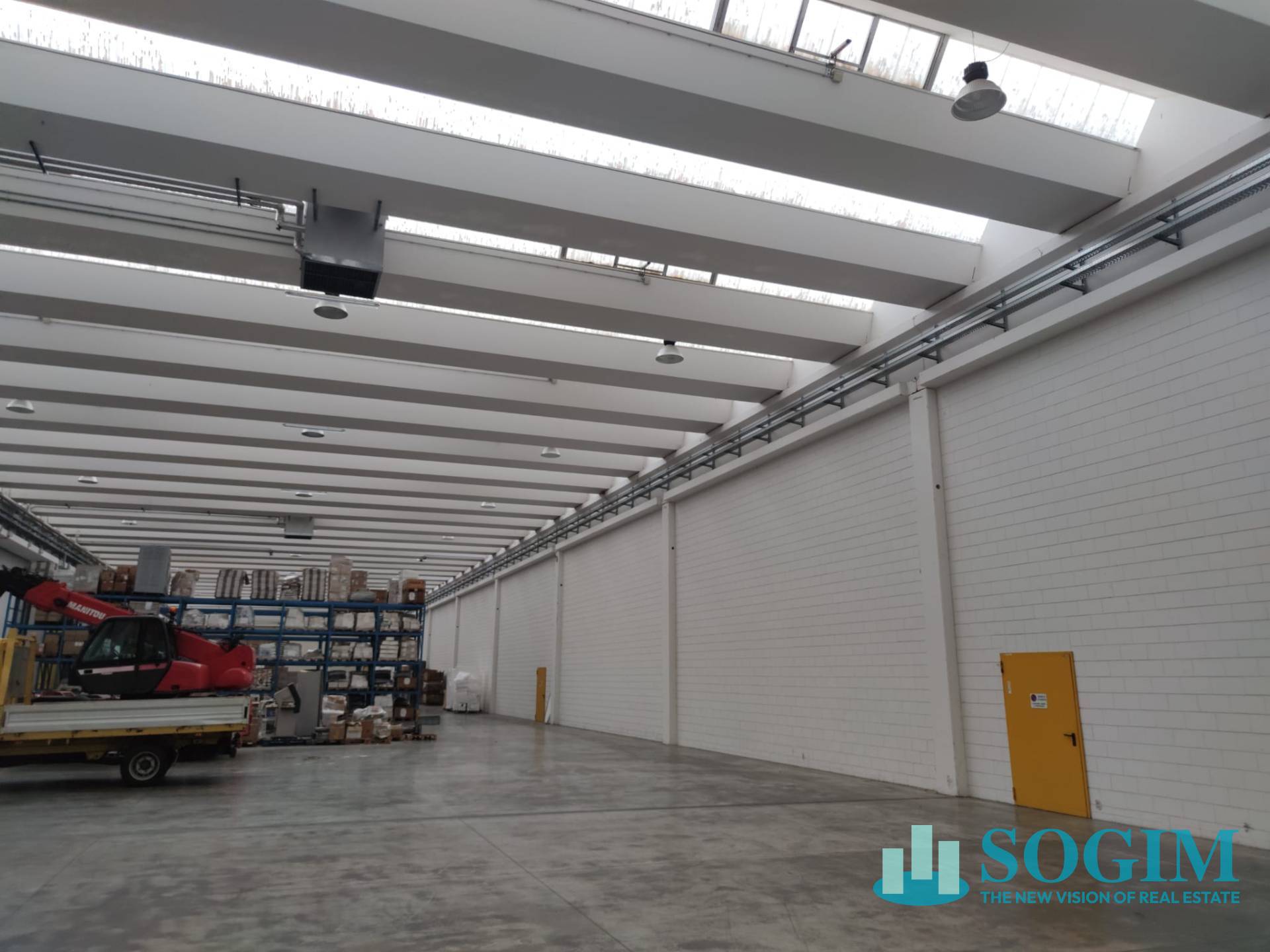 Capannone in vendita a Isso