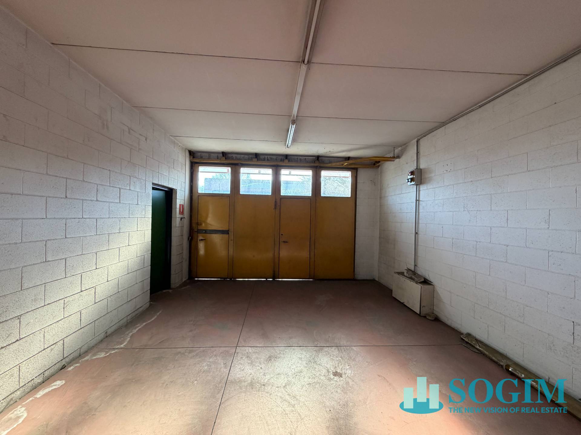 Capannone in vendita a Paderno Dugnano