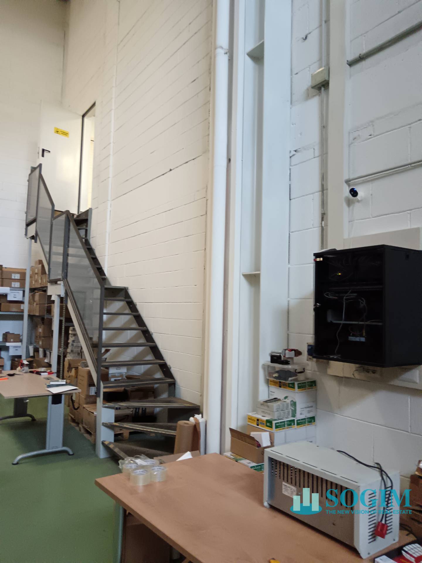 Capannone in affitto a Desio