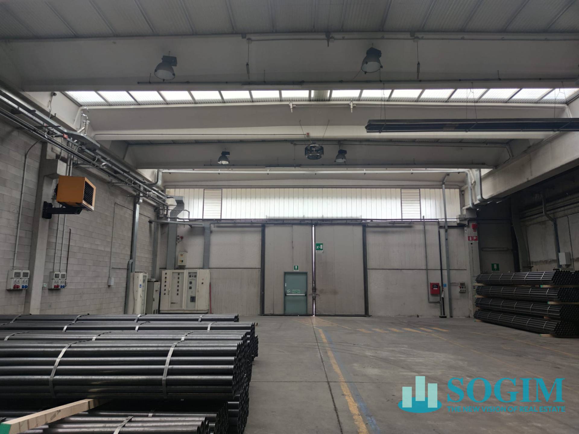 Capannone in vendita a Carvico