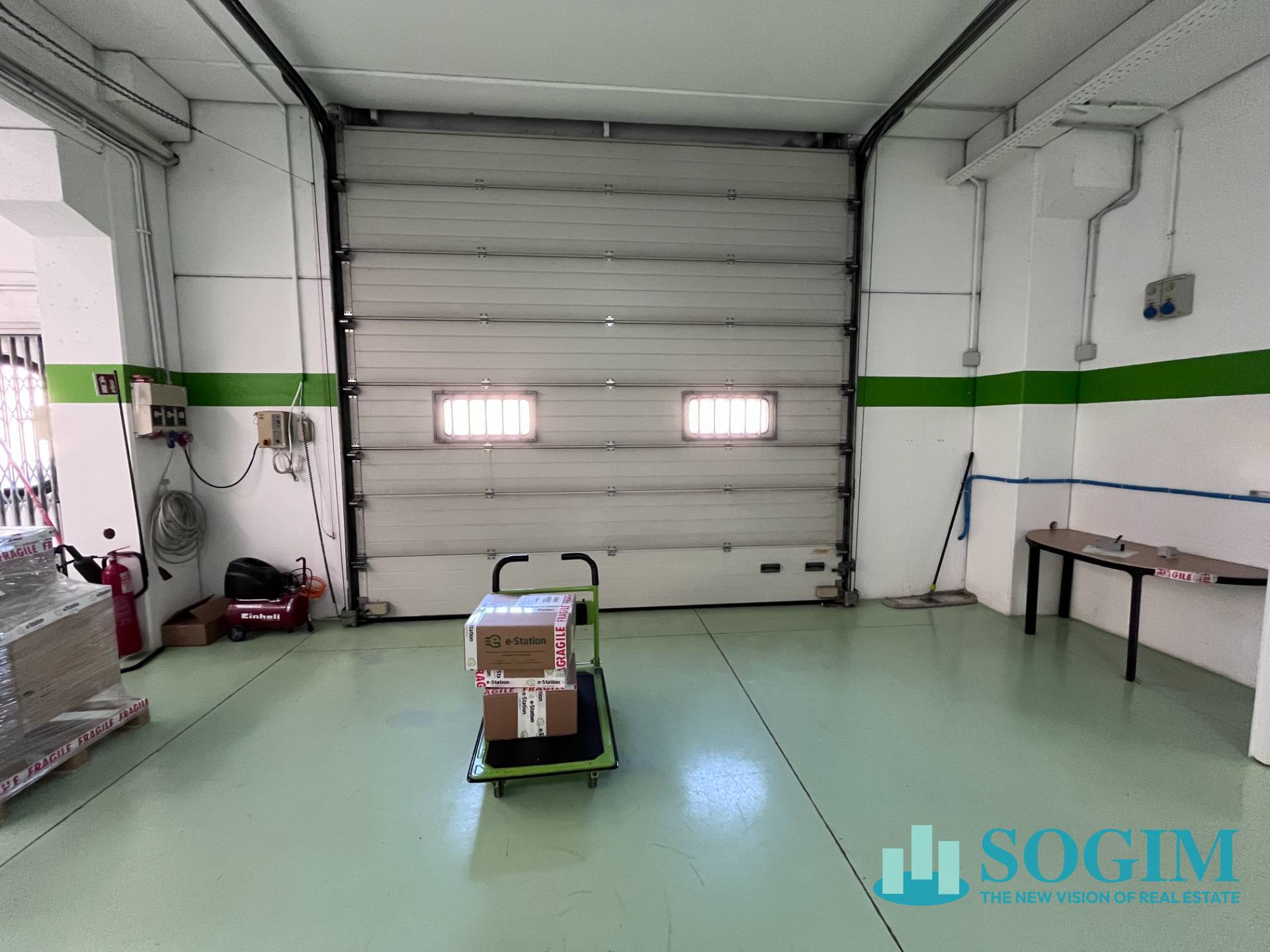 Capannone + Palazzina Uffici in affitto a Lacchiarella