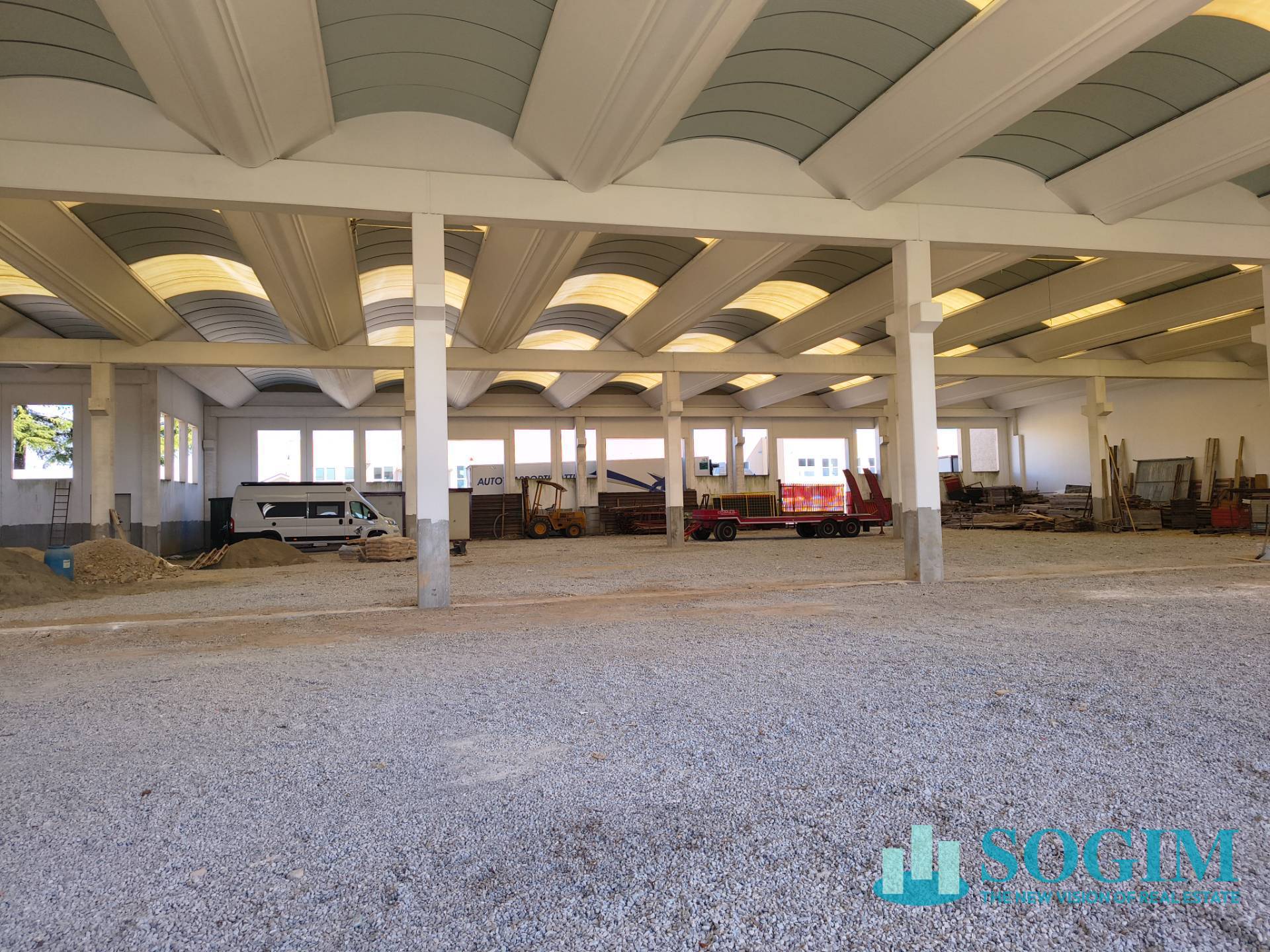 Capannone in vendita a Casatenovo