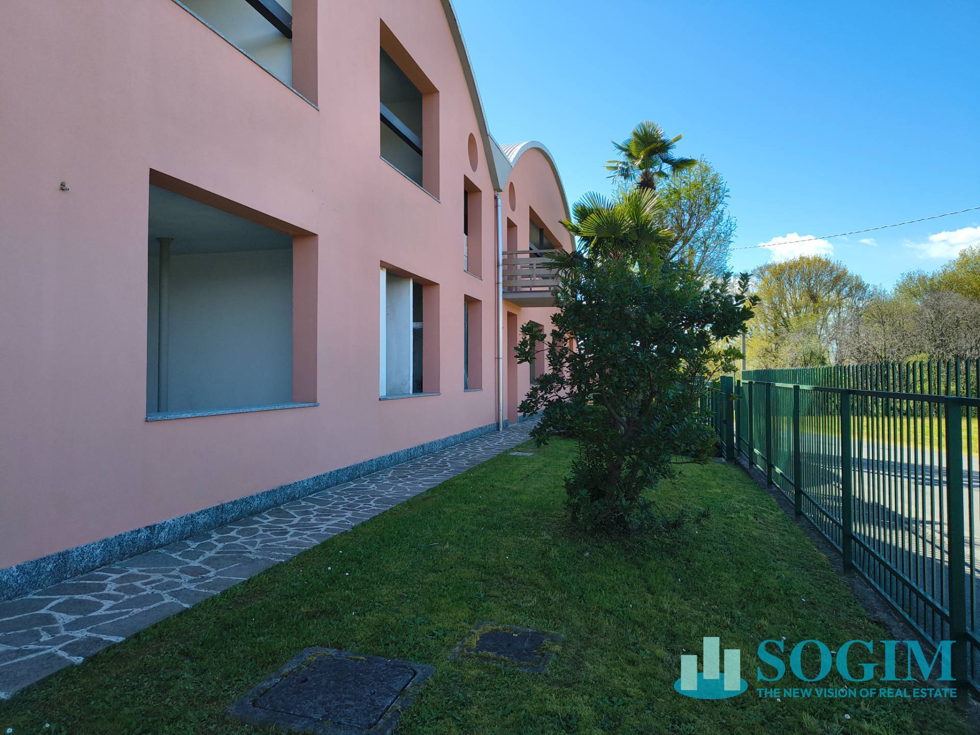 Capannone in vendita a Casatenovo