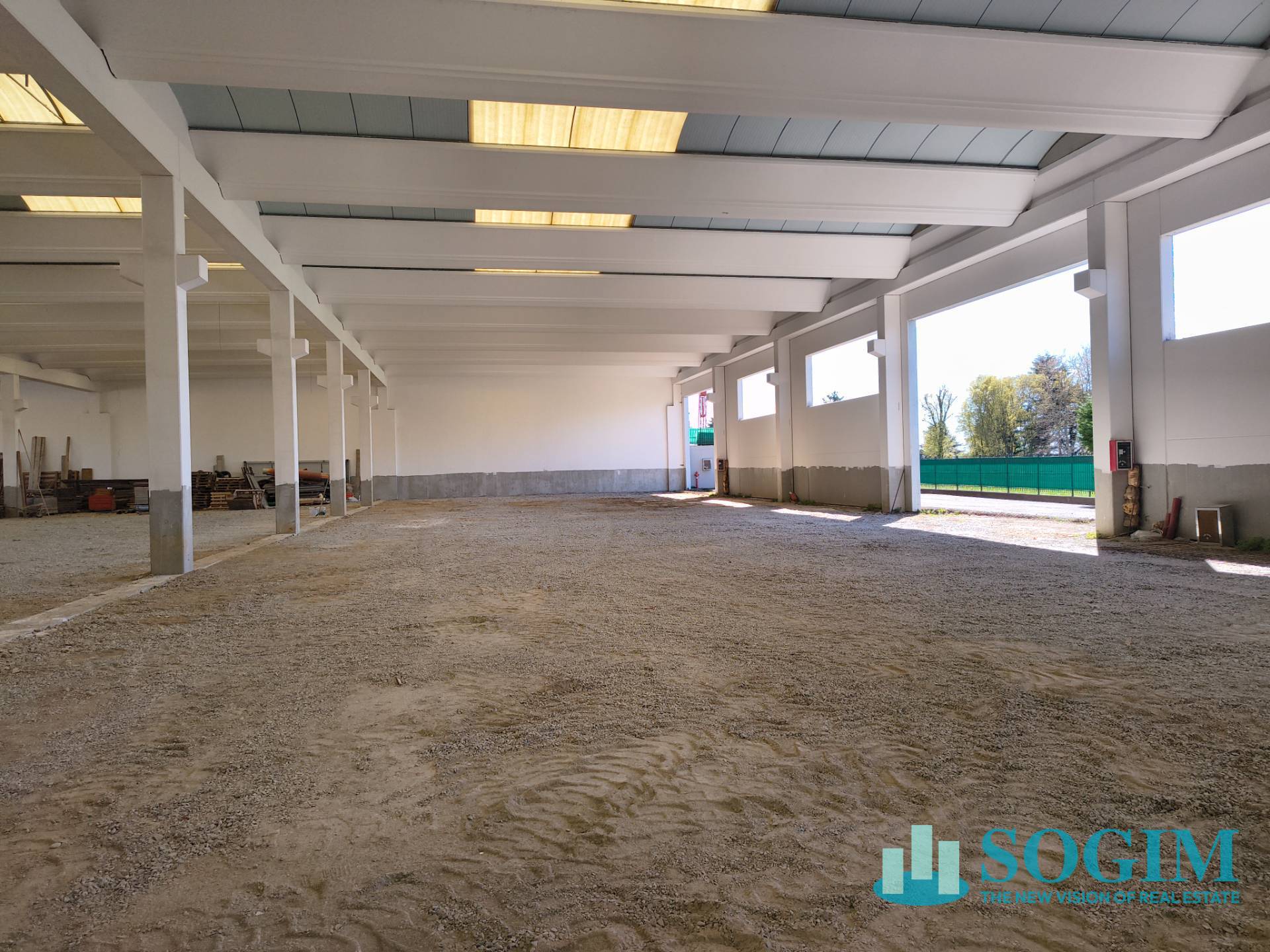 Capannone in vendita a Casatenovo