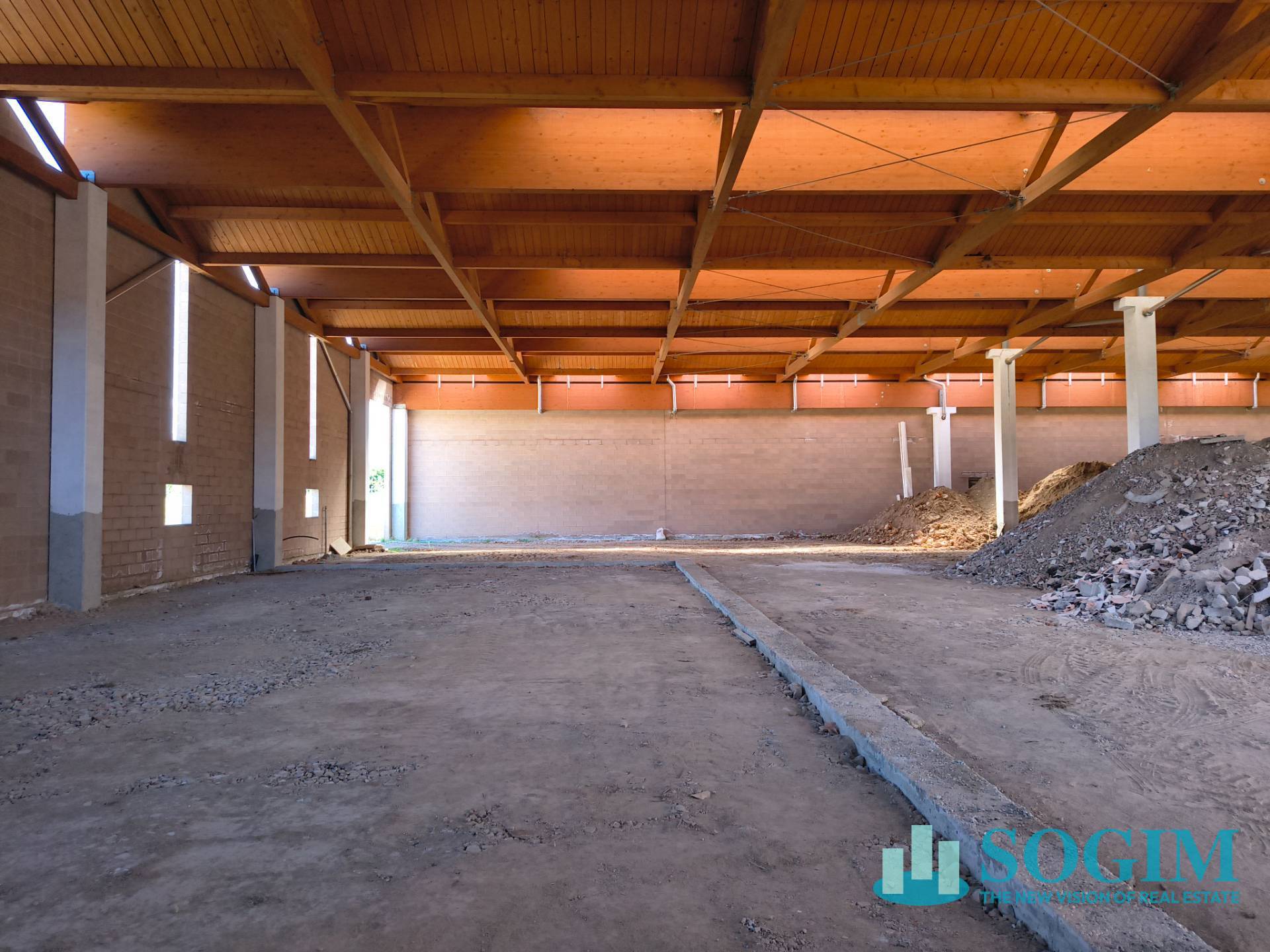 Capannone in vendita a Casatenovo