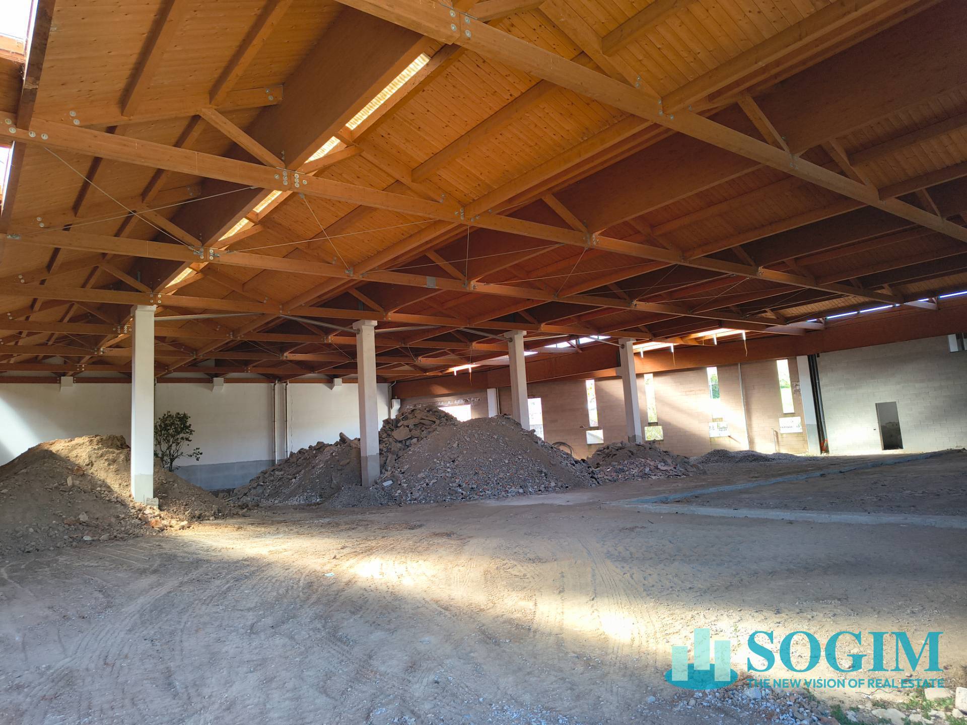 Capannone in vendita a Casatenovo