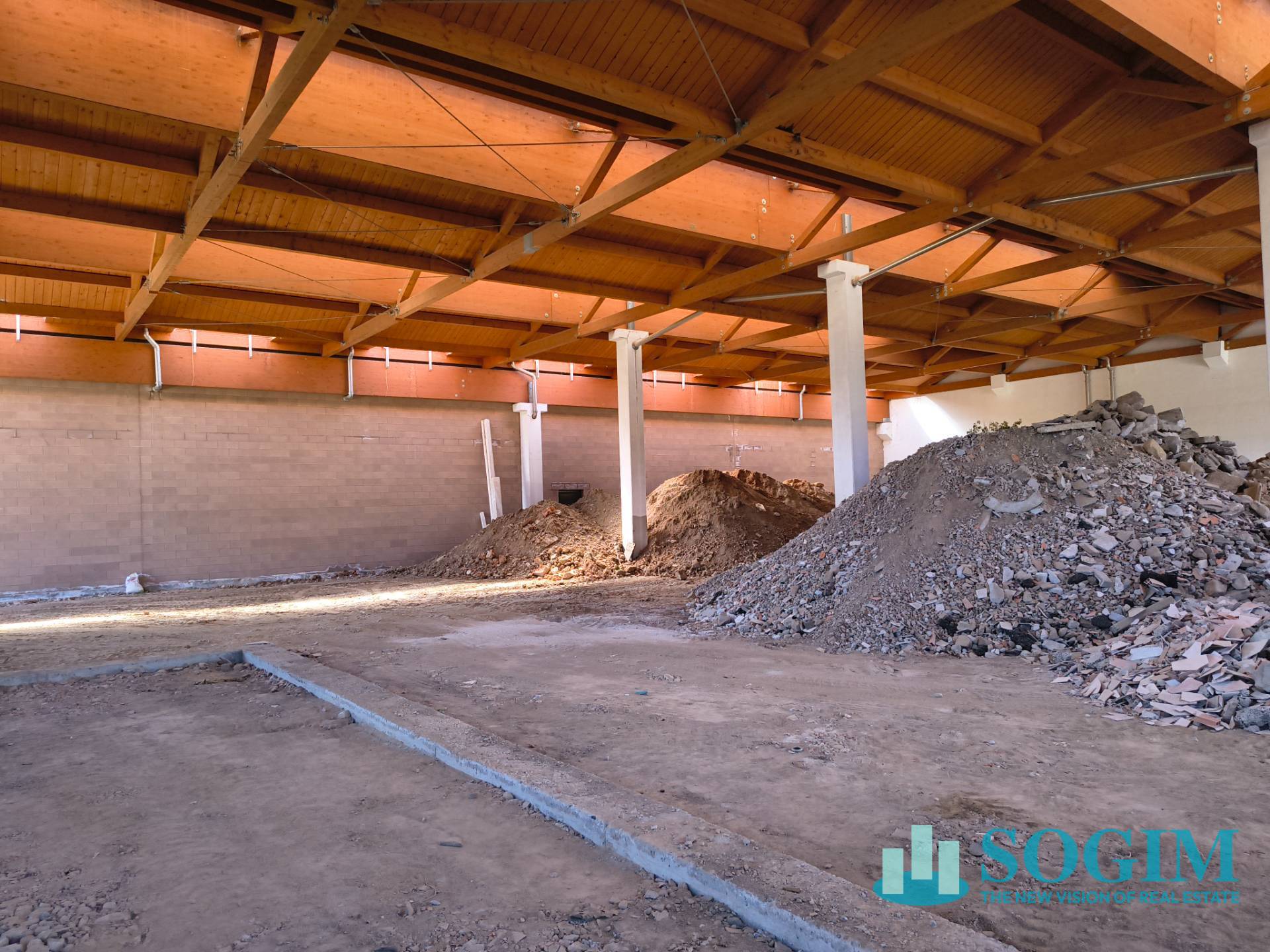 Capannone in vendita a Casatenovo