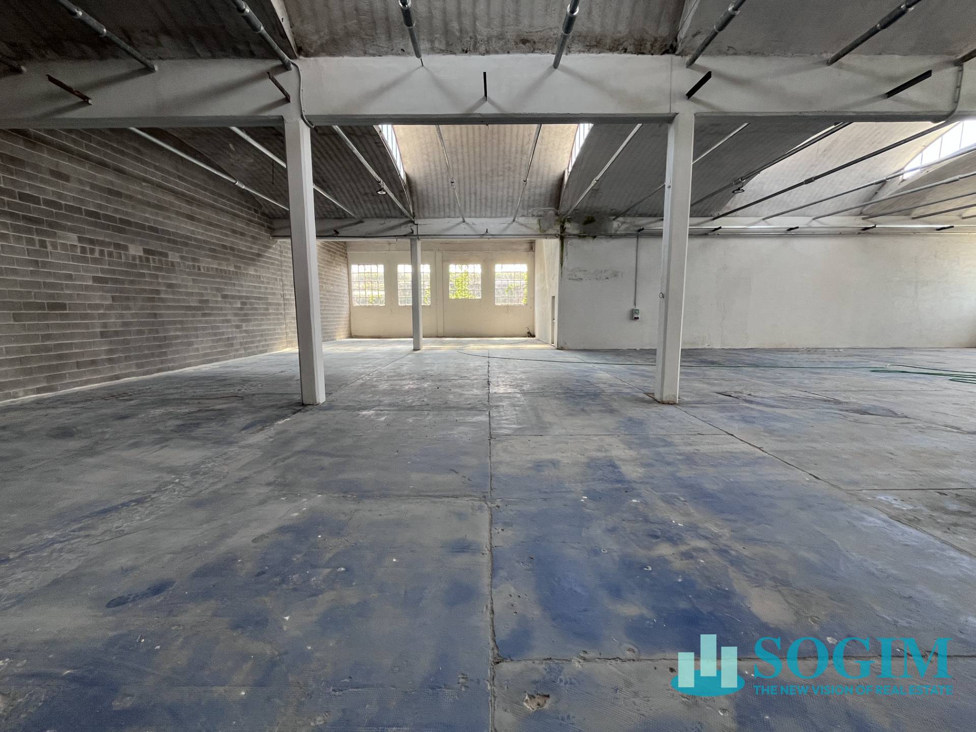 Capannone + Palazzina Uffici in affitto a Abbiategrasso