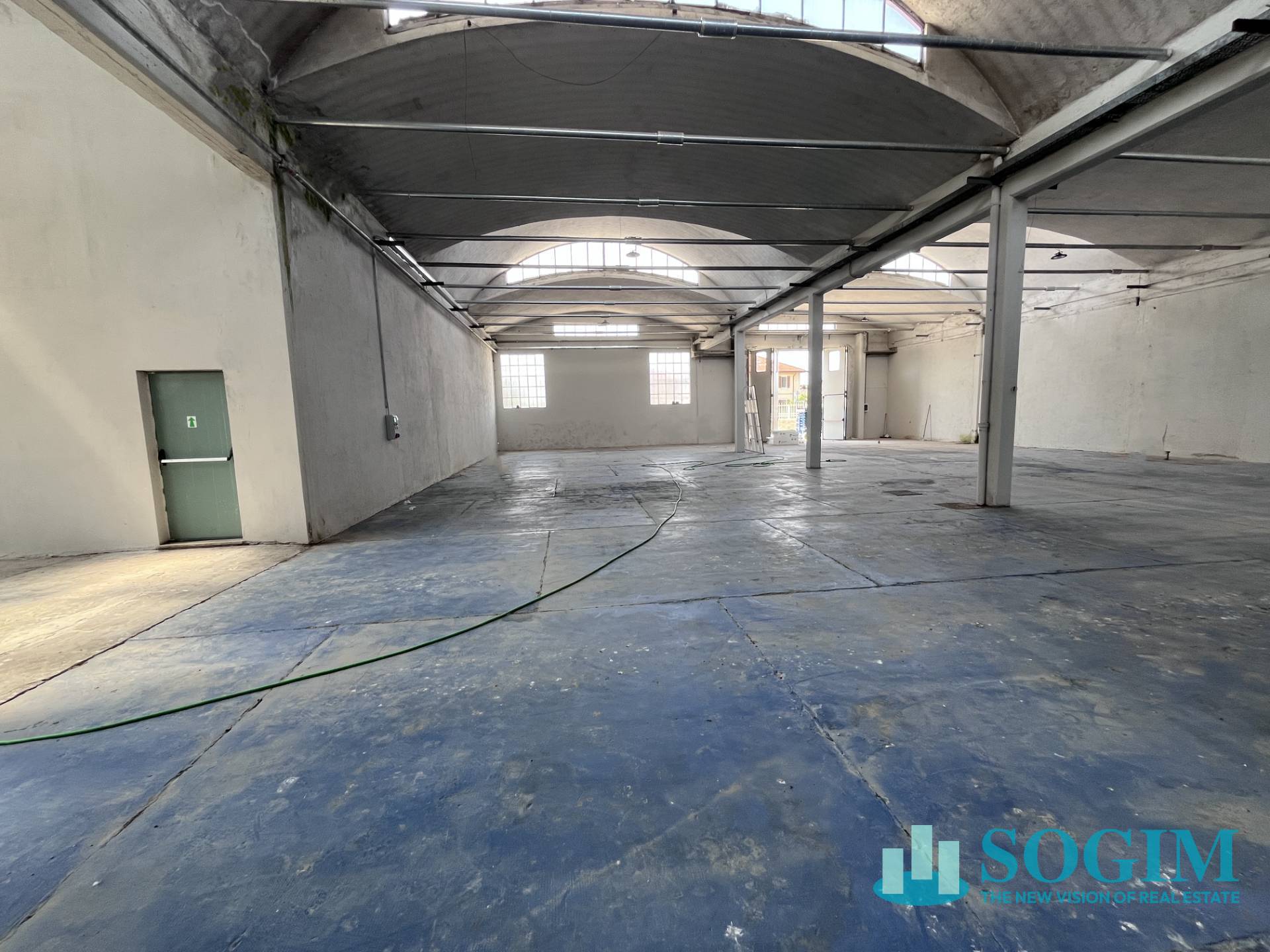 Capannone + Palazzina Uffici in affitto a Abbiategrasso