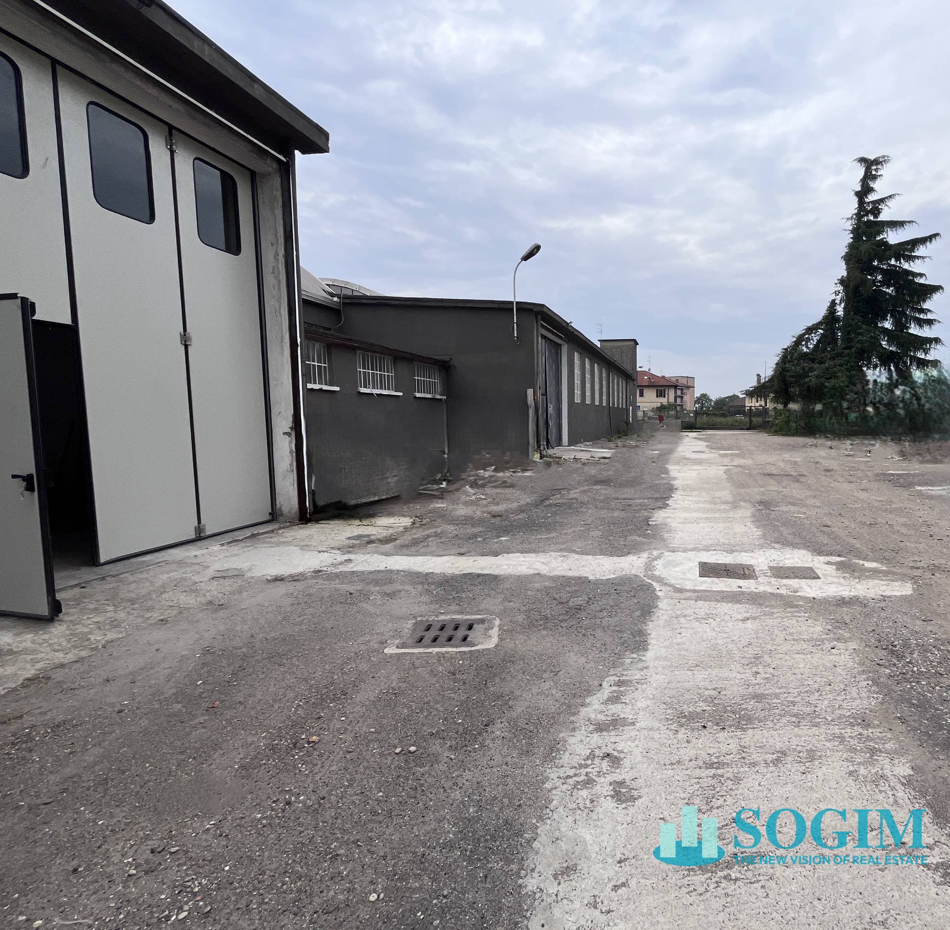 Capannone + Palazzina Uffici in affitto a Abbiategrasso