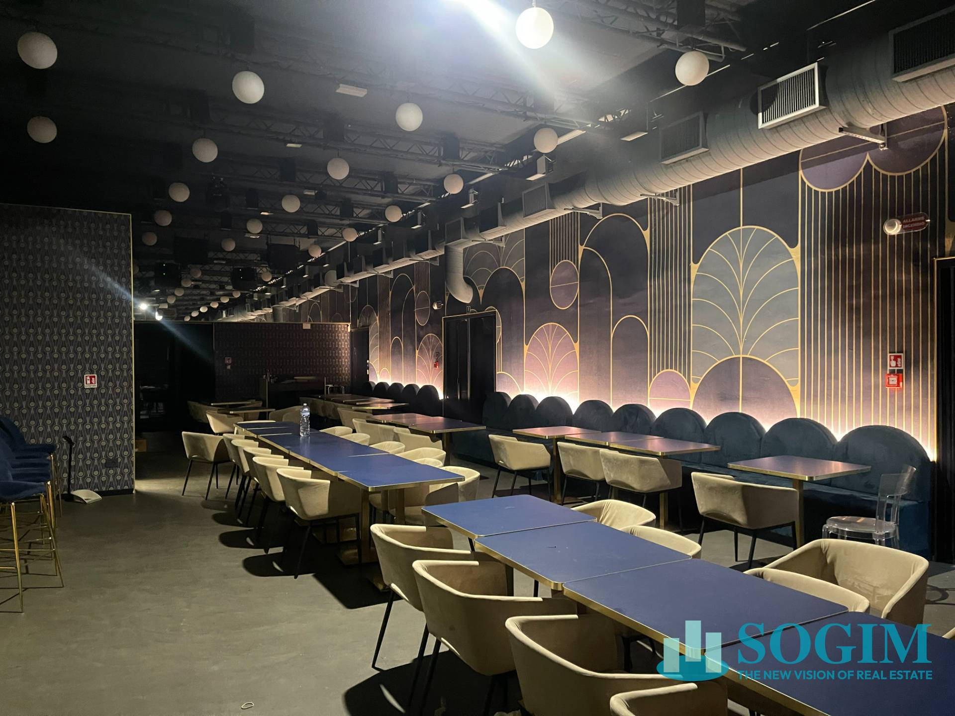 Immobile commerciale in vendita a Milano