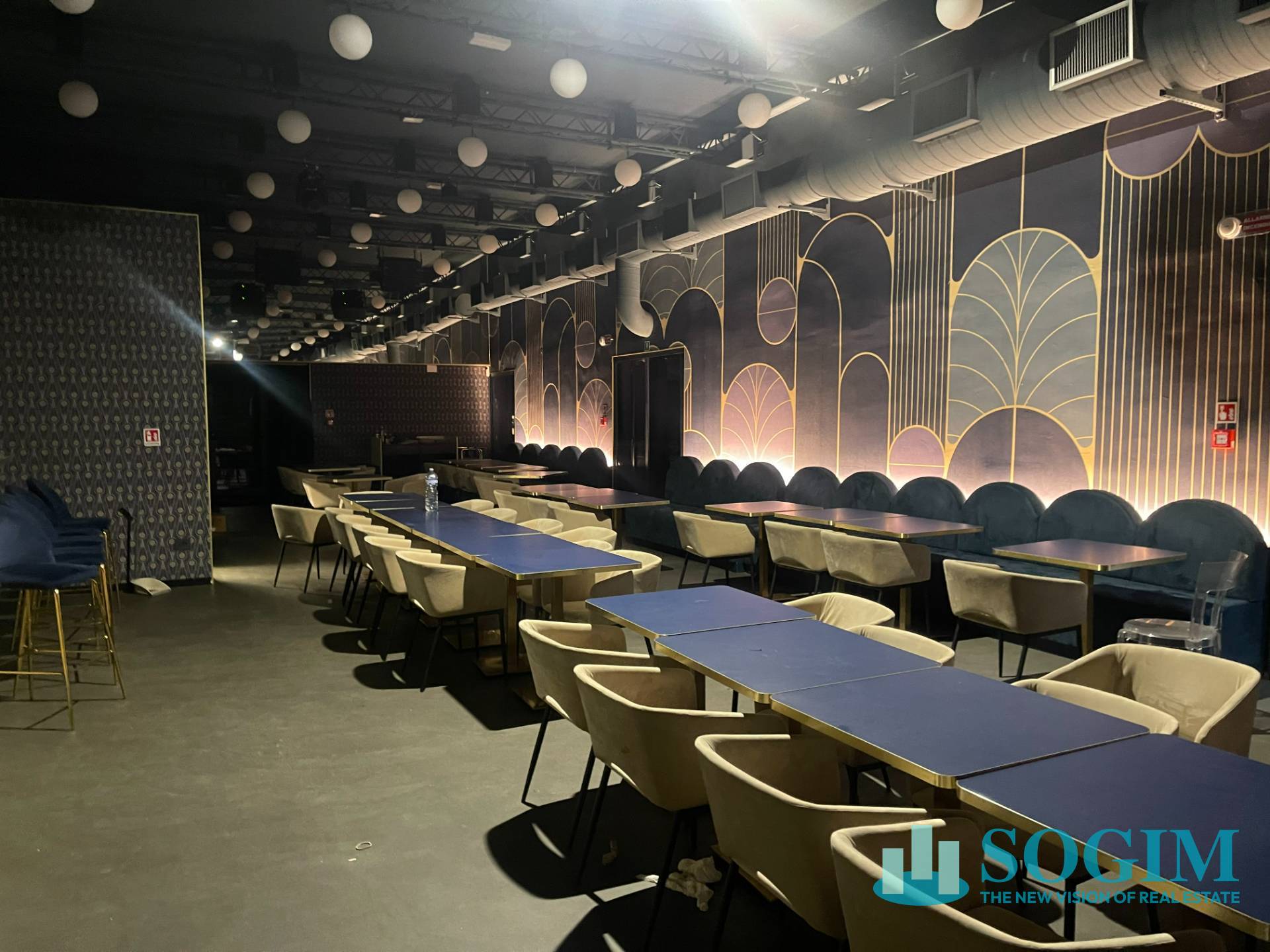 Immobile commerciale in vendita a Milano