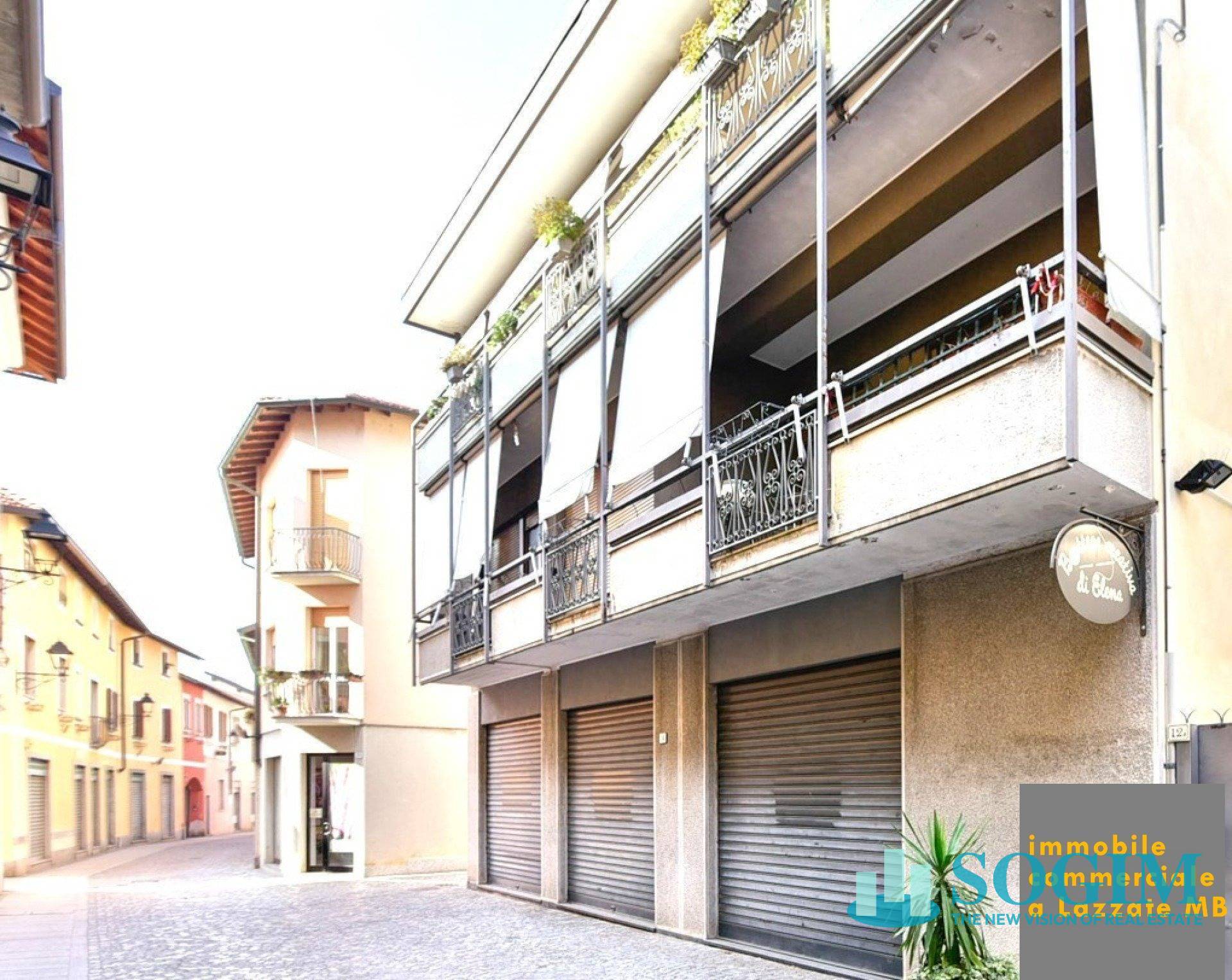 Immobile commerciale in affitto a Lazzate