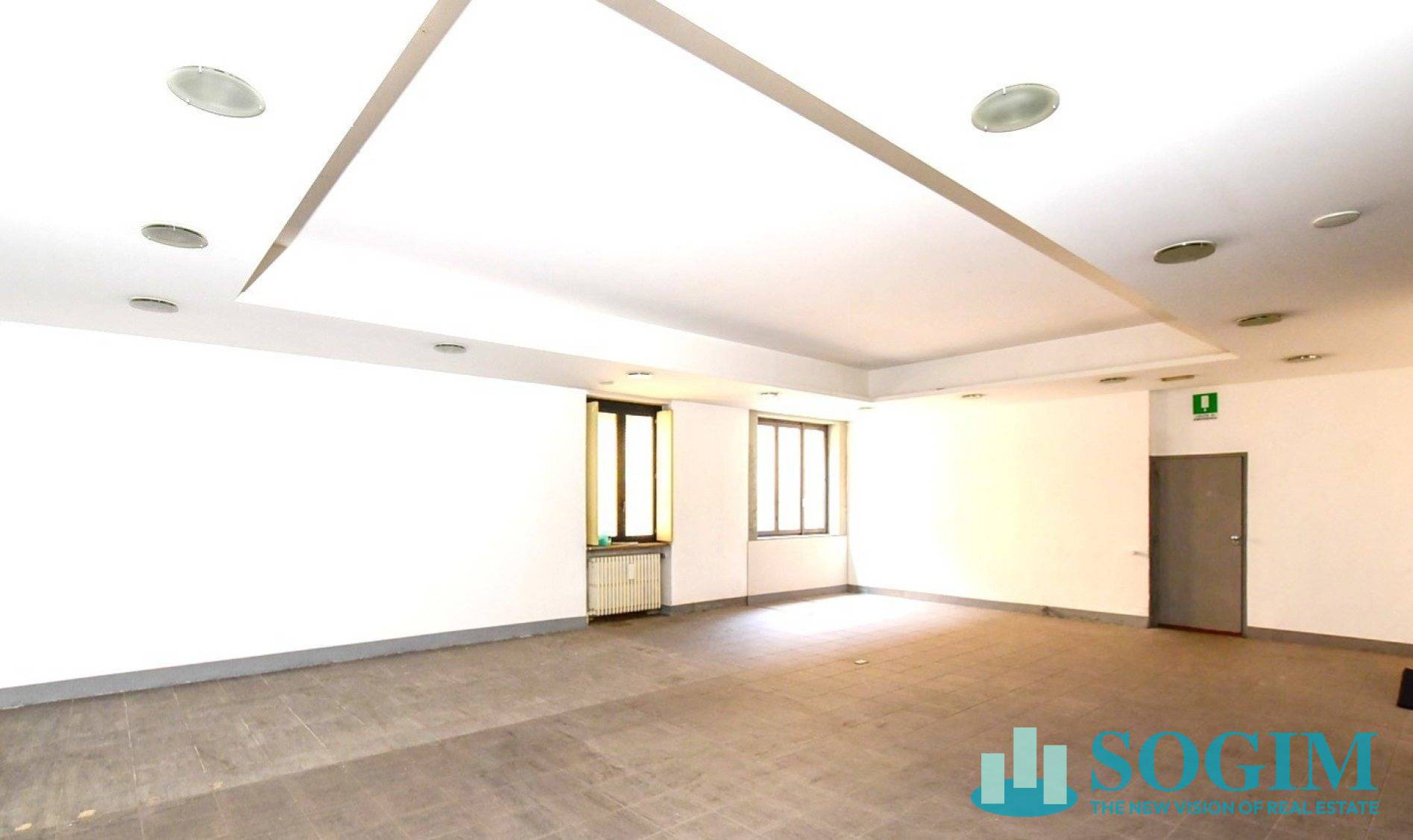 Immobile commerciale in affitto a Lazzate