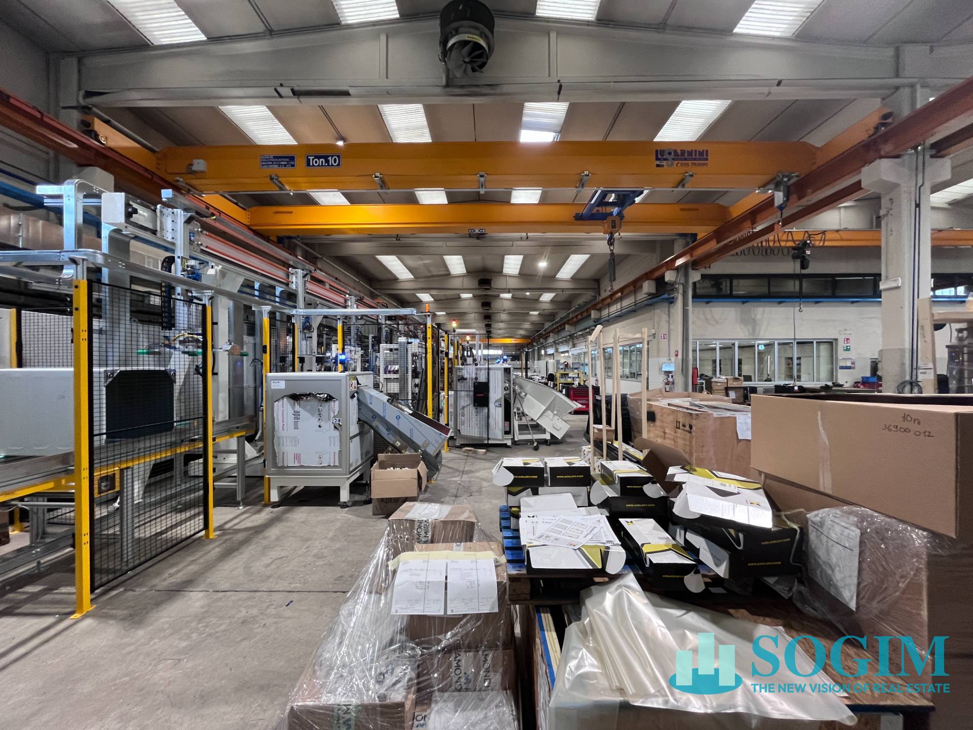 Capannone + Palazzina Uffici in vendita a Assago