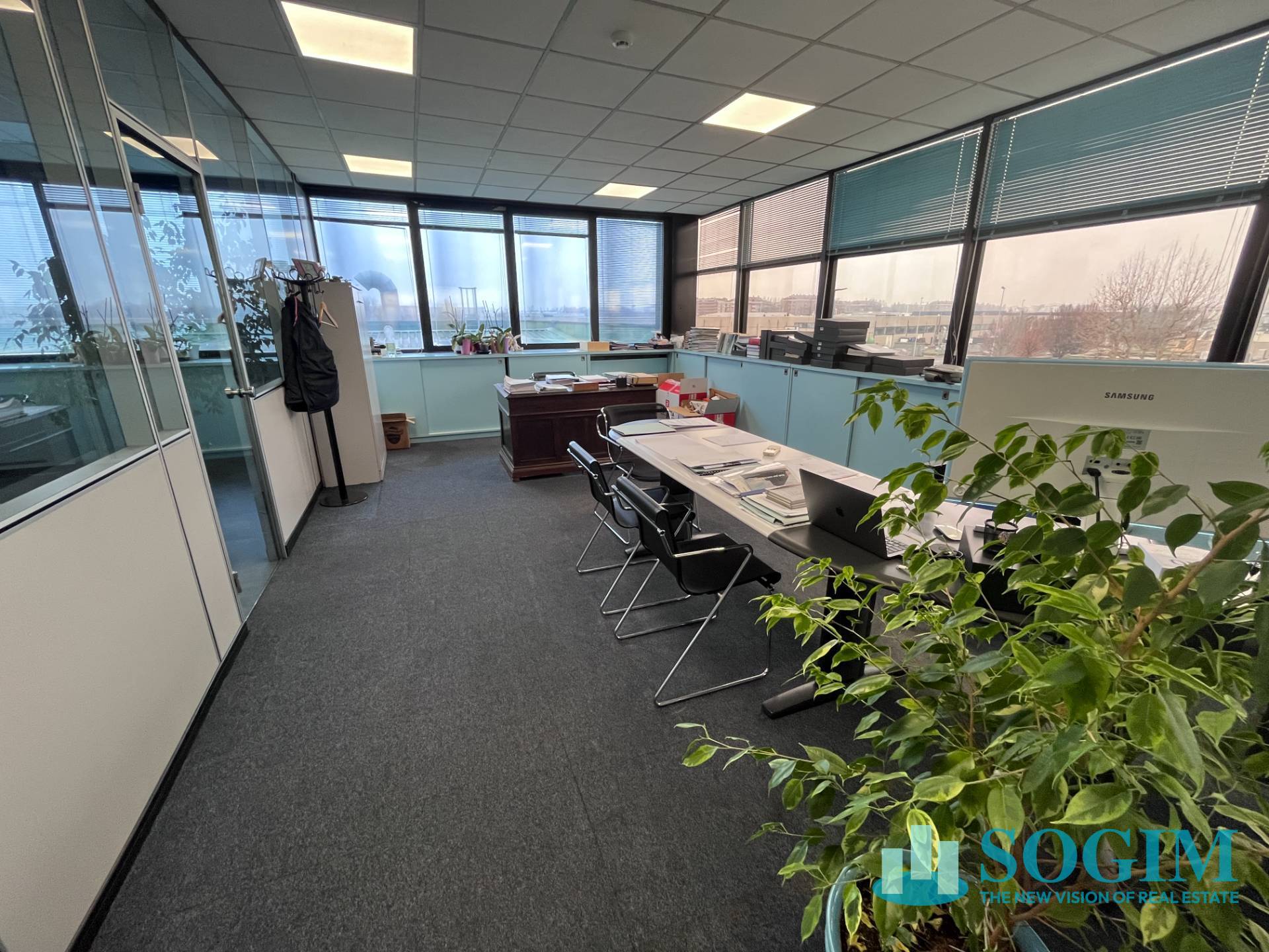 Capannone + Palazzina Uffici in vendita a Assago