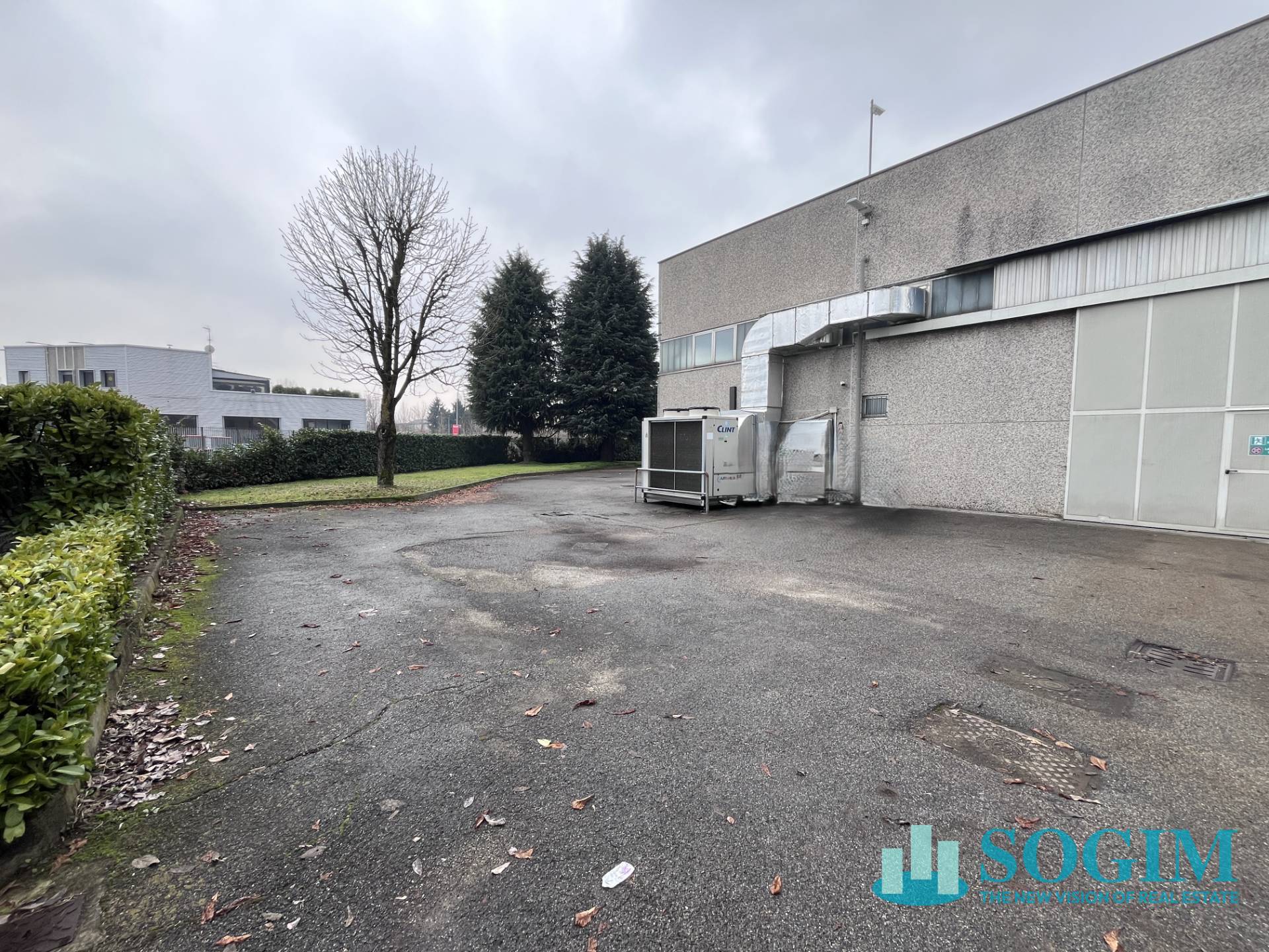 Capannone in vendita a Assago