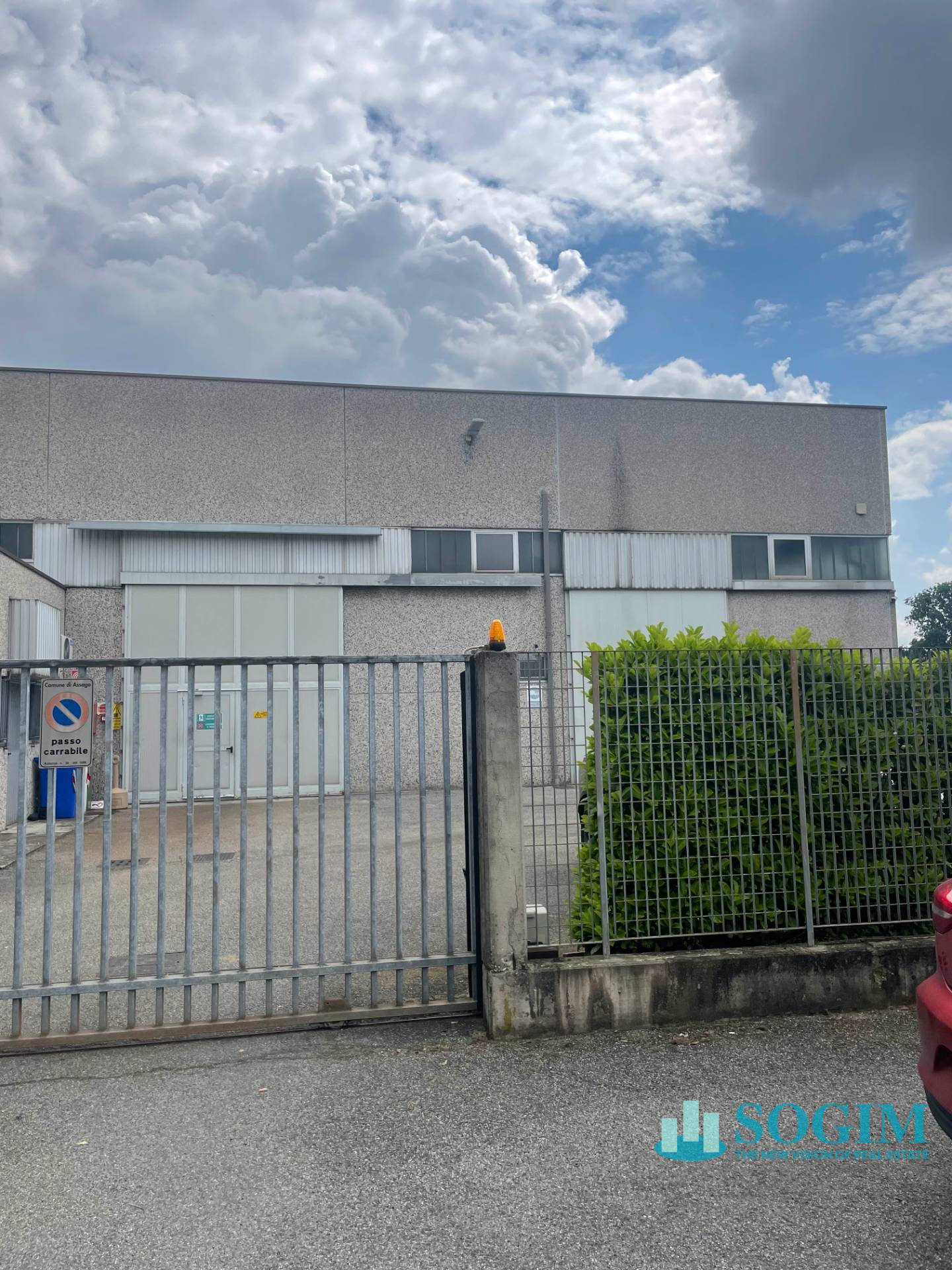 Capannone in vendita a Assago