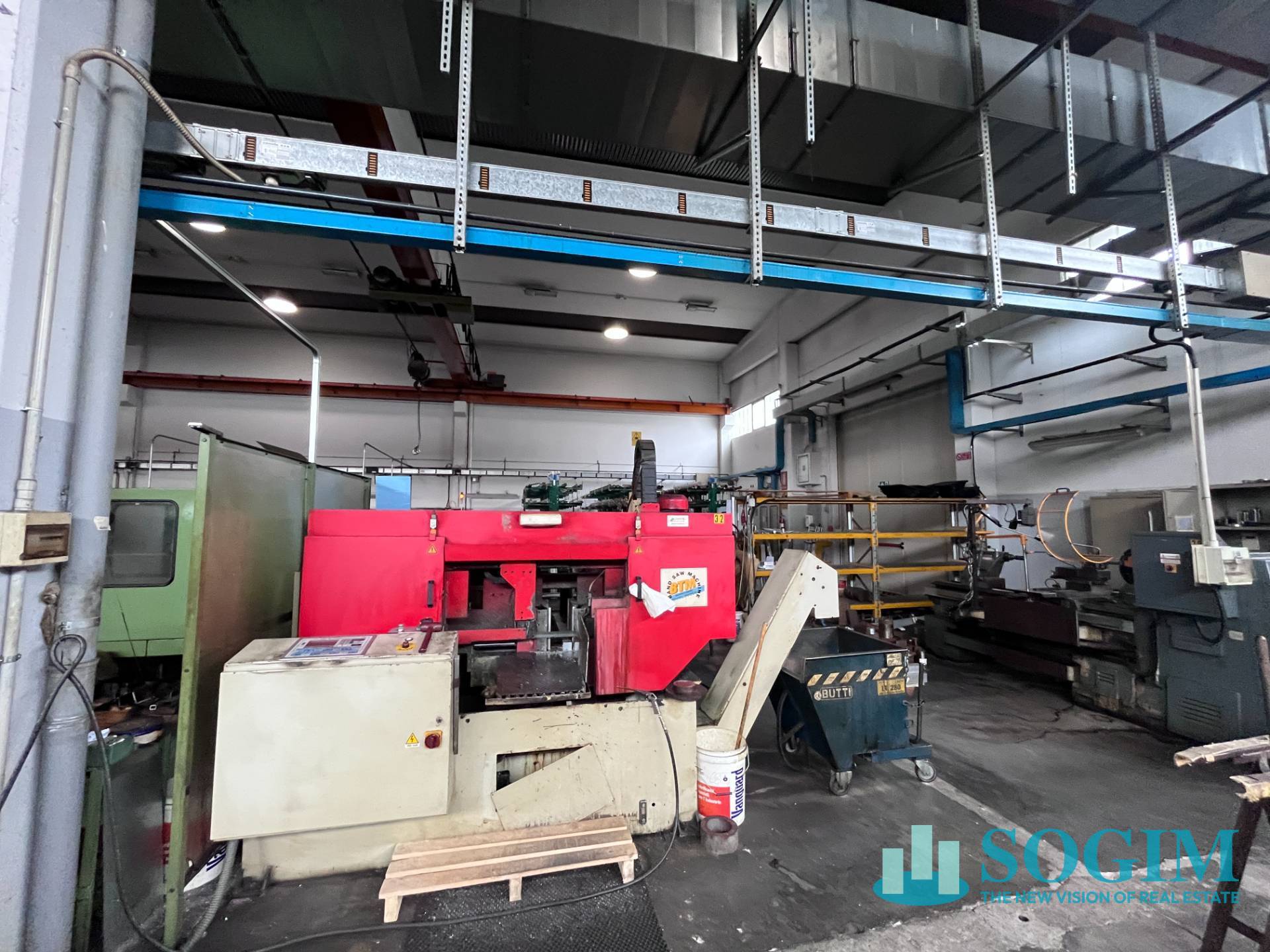 Capannone in vendita a Assago