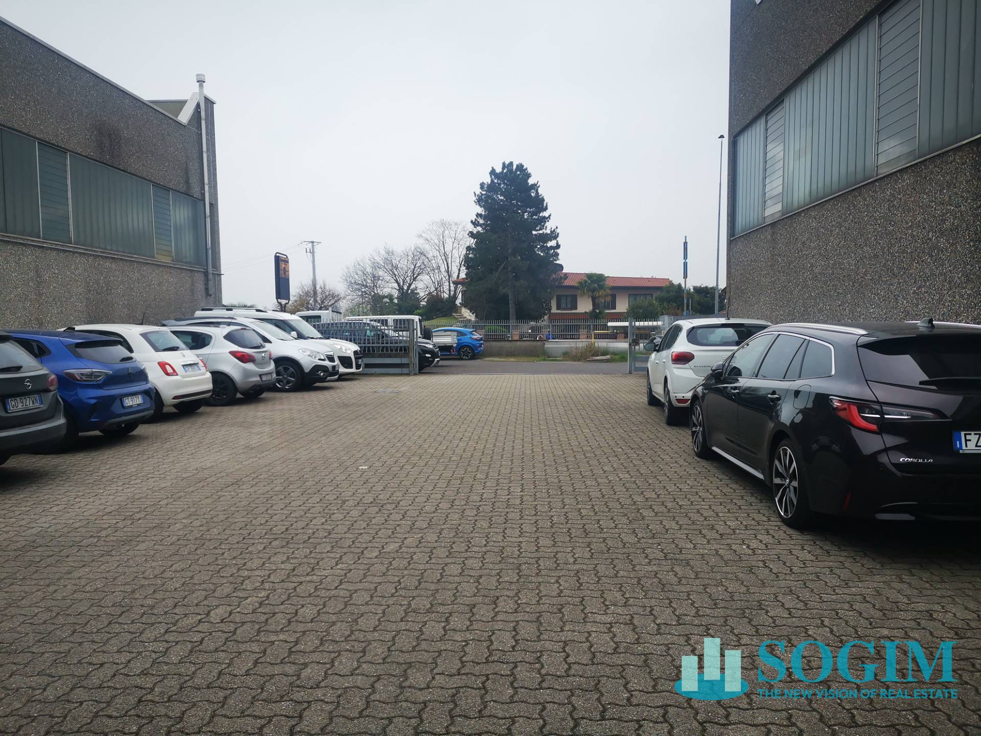 Capannone in vendita a Arconate