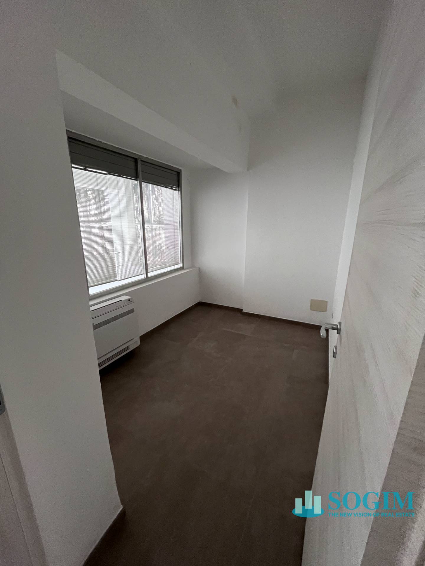 Capannone + Palazzina Uffici in vendita a Trezzano sul Naviglio