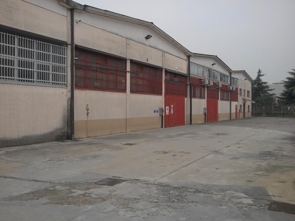 Capannone in vendita a Settimo Milanese, Seguro