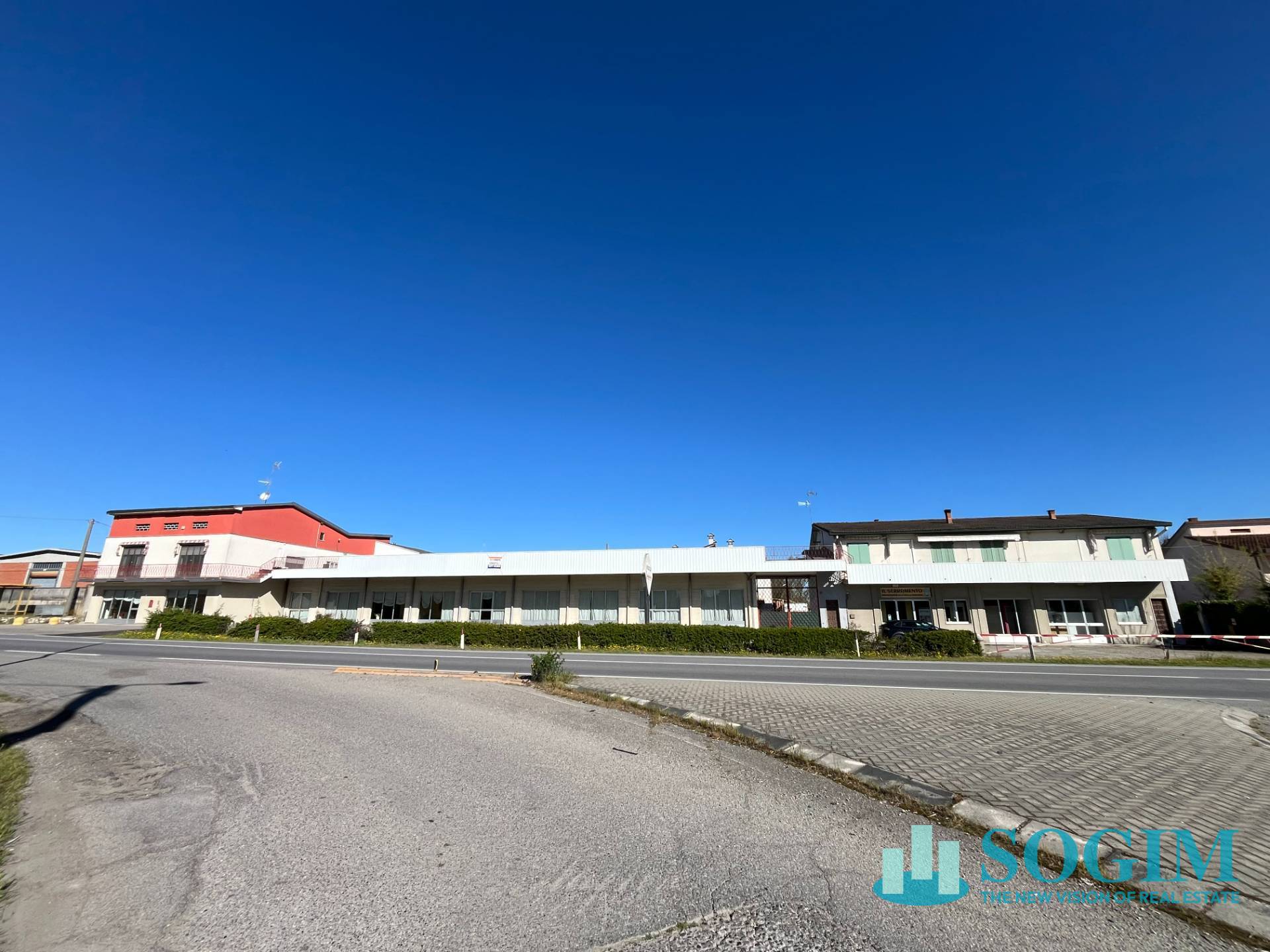 Immobile commerciale in vendita a San Colombano al Lambro