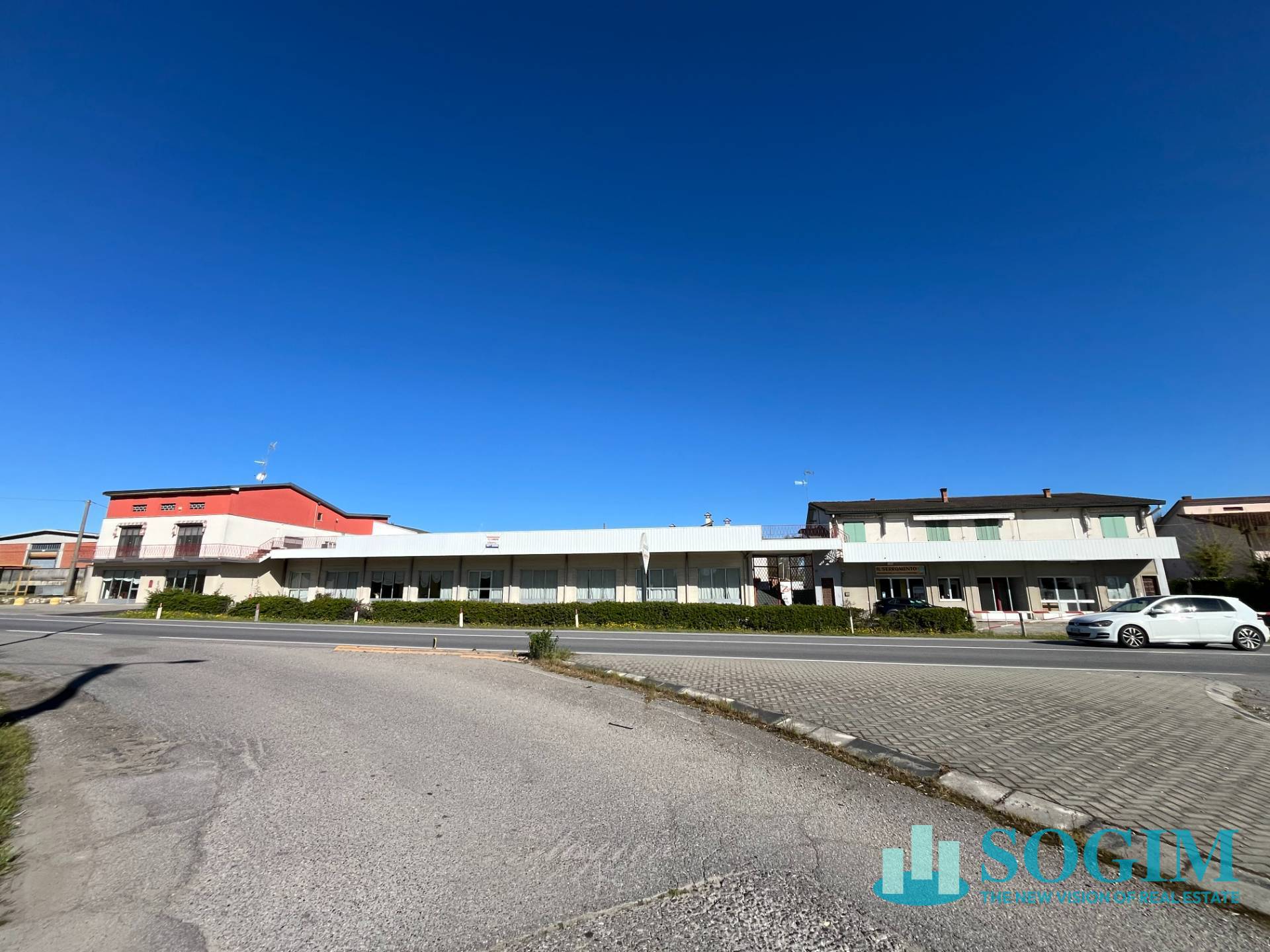Immobile commerciale in vendita a San Colombano al Lambro