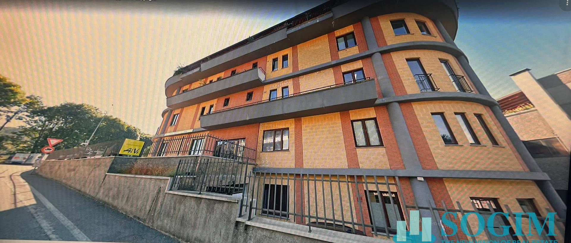 Capannone + Palazzina Uffici in vendita a Trezzano sul Naviglio