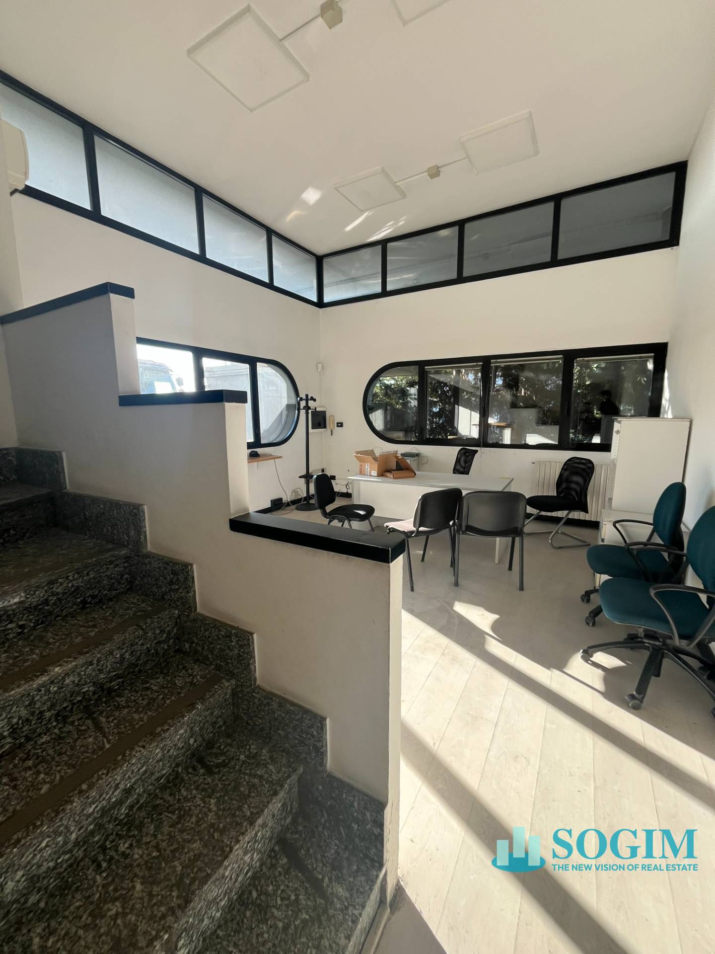 Capannone + Palazzina Uffici in affitto a Assago