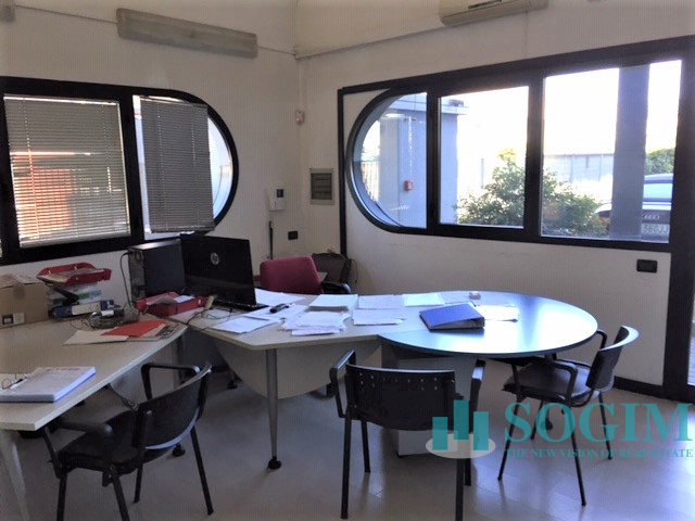 Capannone + Palazzina Uffici in affitto a Assago