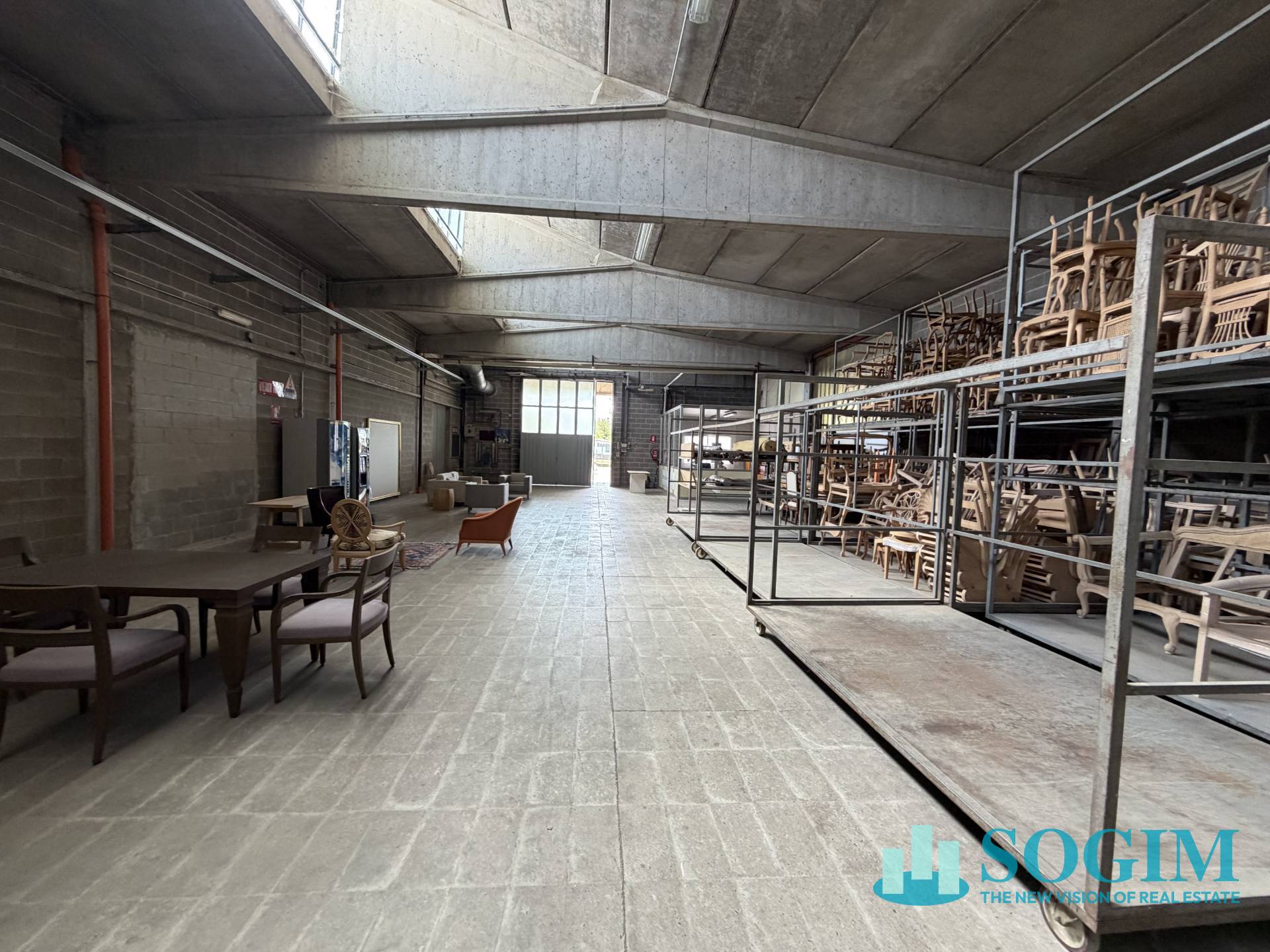 Capannone + Palazzina Uffici in vendita a Cogliate