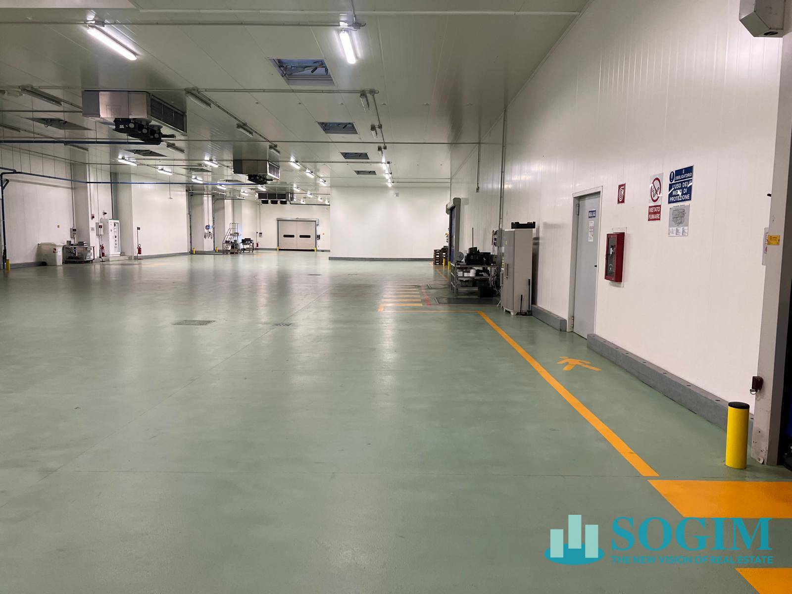 Logistica in vendita a Pantigliate