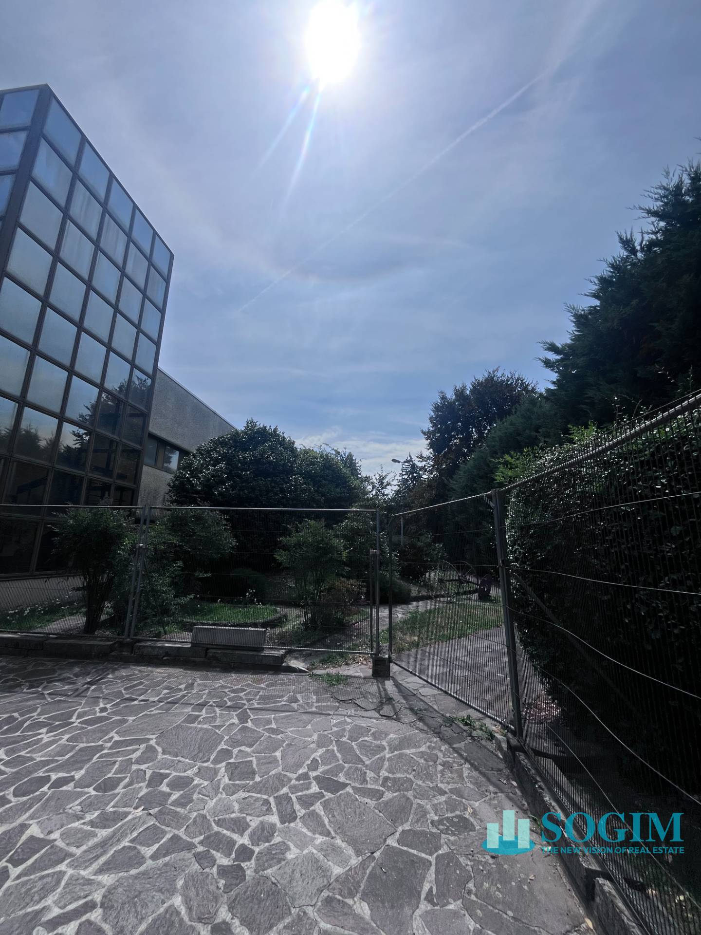 Capannone + Palazzina Uffici in vendita a Lonate Pozzolo