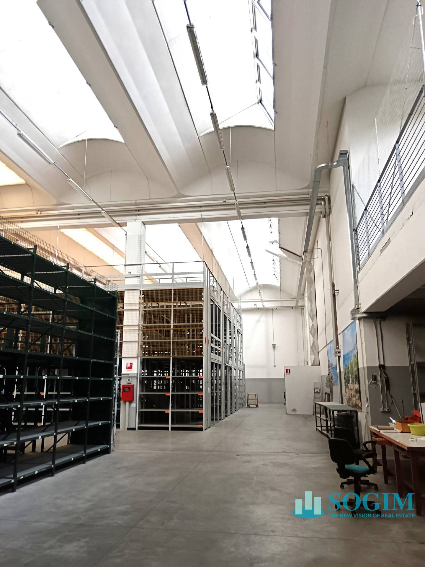 Capannone + Palazzina Uffici in vendita a Lissone