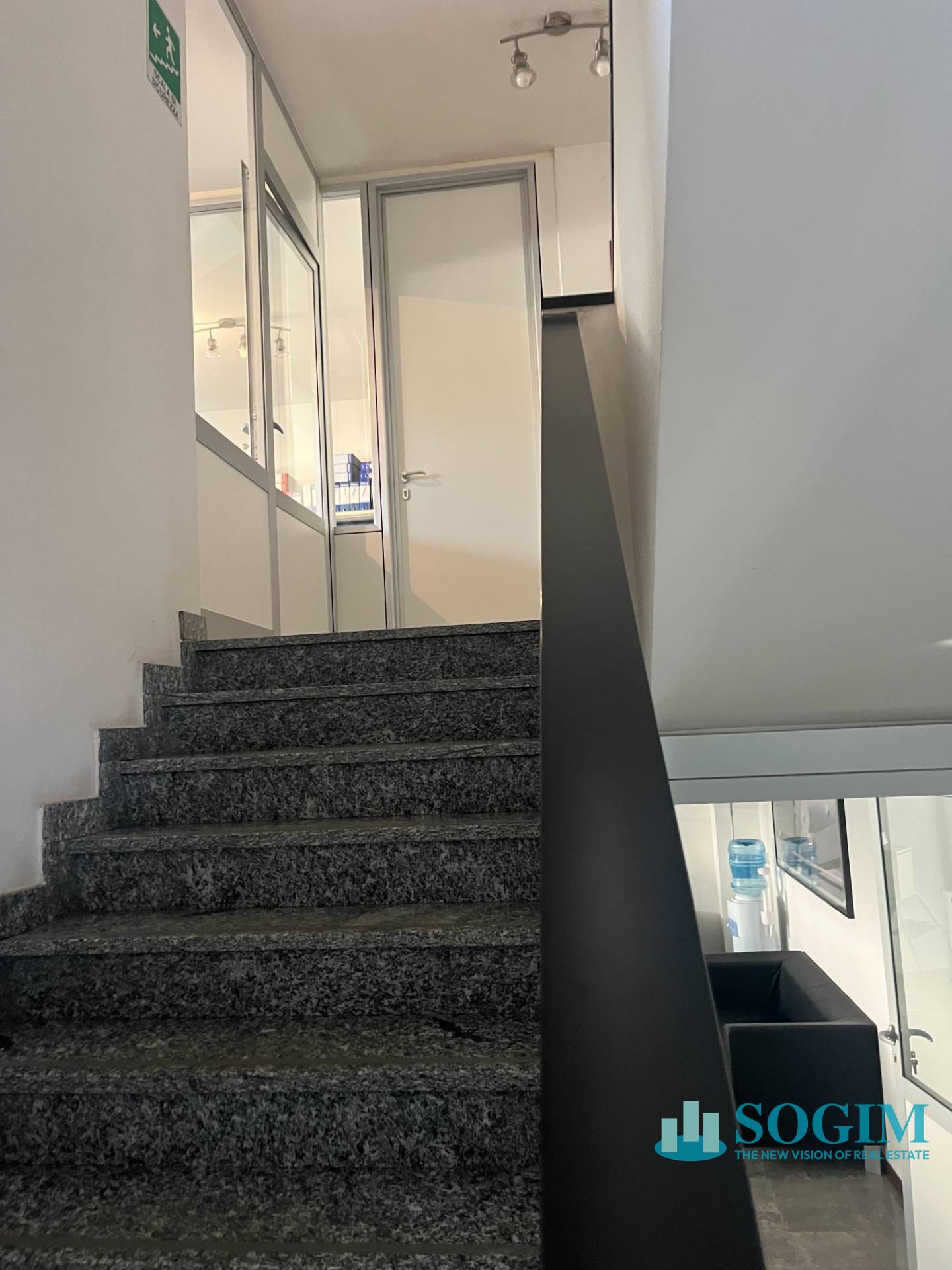 Capannone + Palazzina Uffici in vendita a Lacchiarella