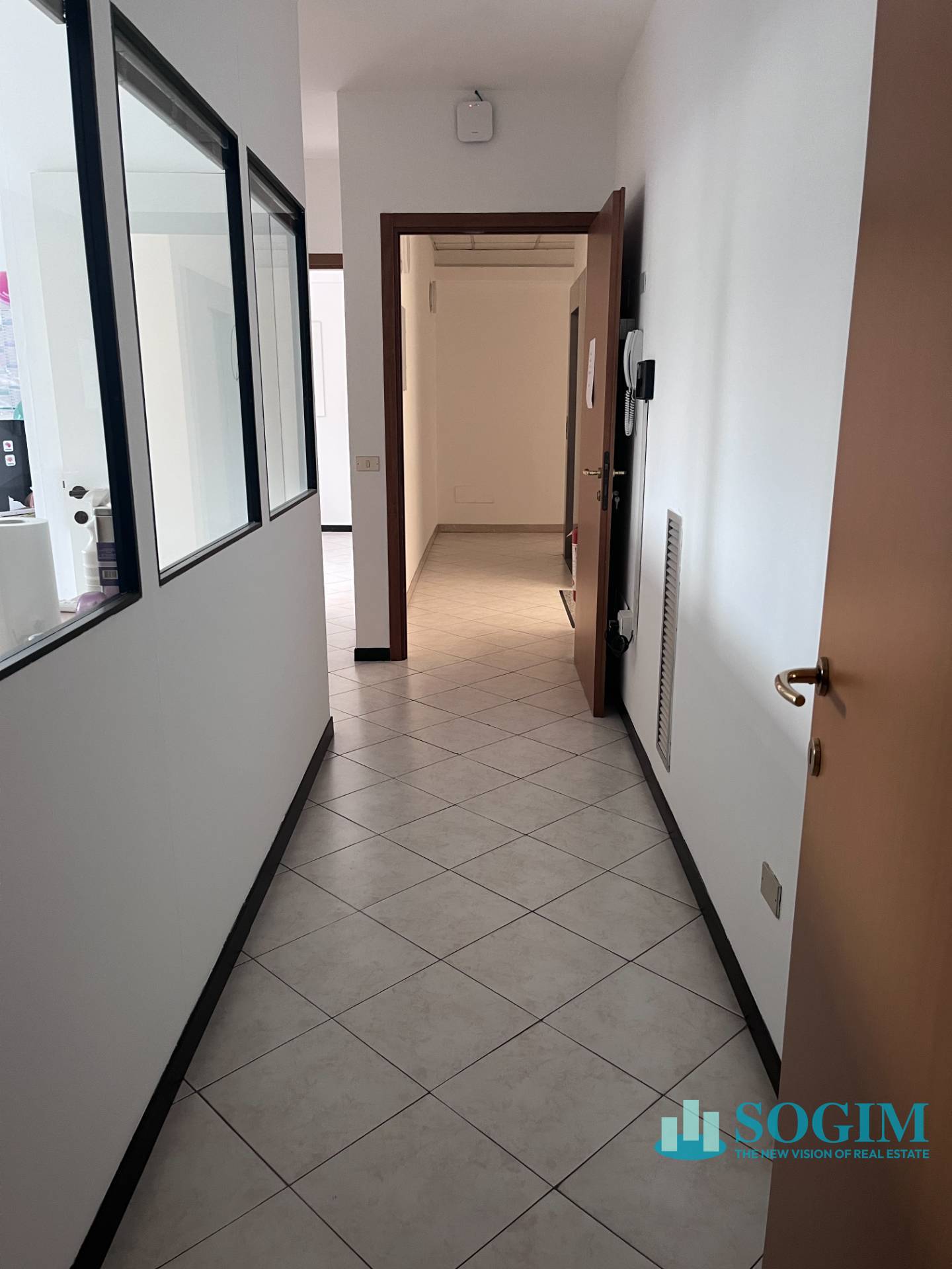 Capannone + Palazzina Uffici in affitto a Zibido San Giacomo