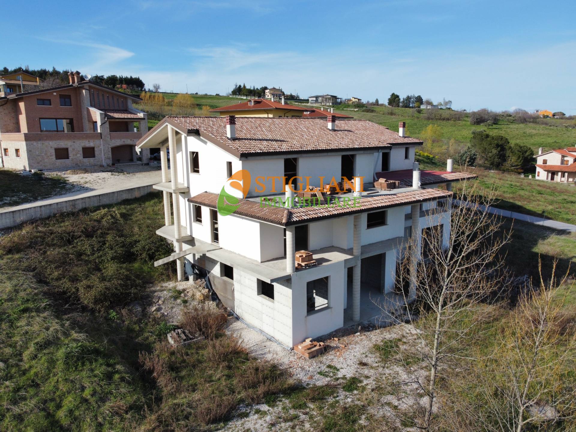Villa con terrazzo, Campobasso c.da coste di oratino