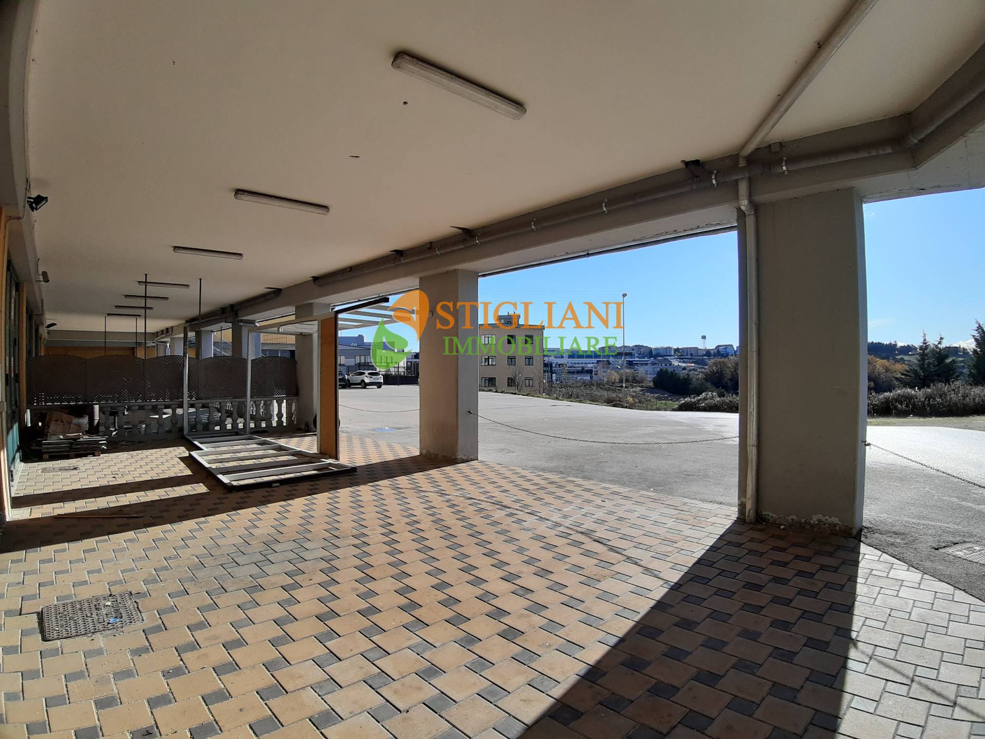 Locale commerciale in affitto a Campobasso, Colle delle Alpi